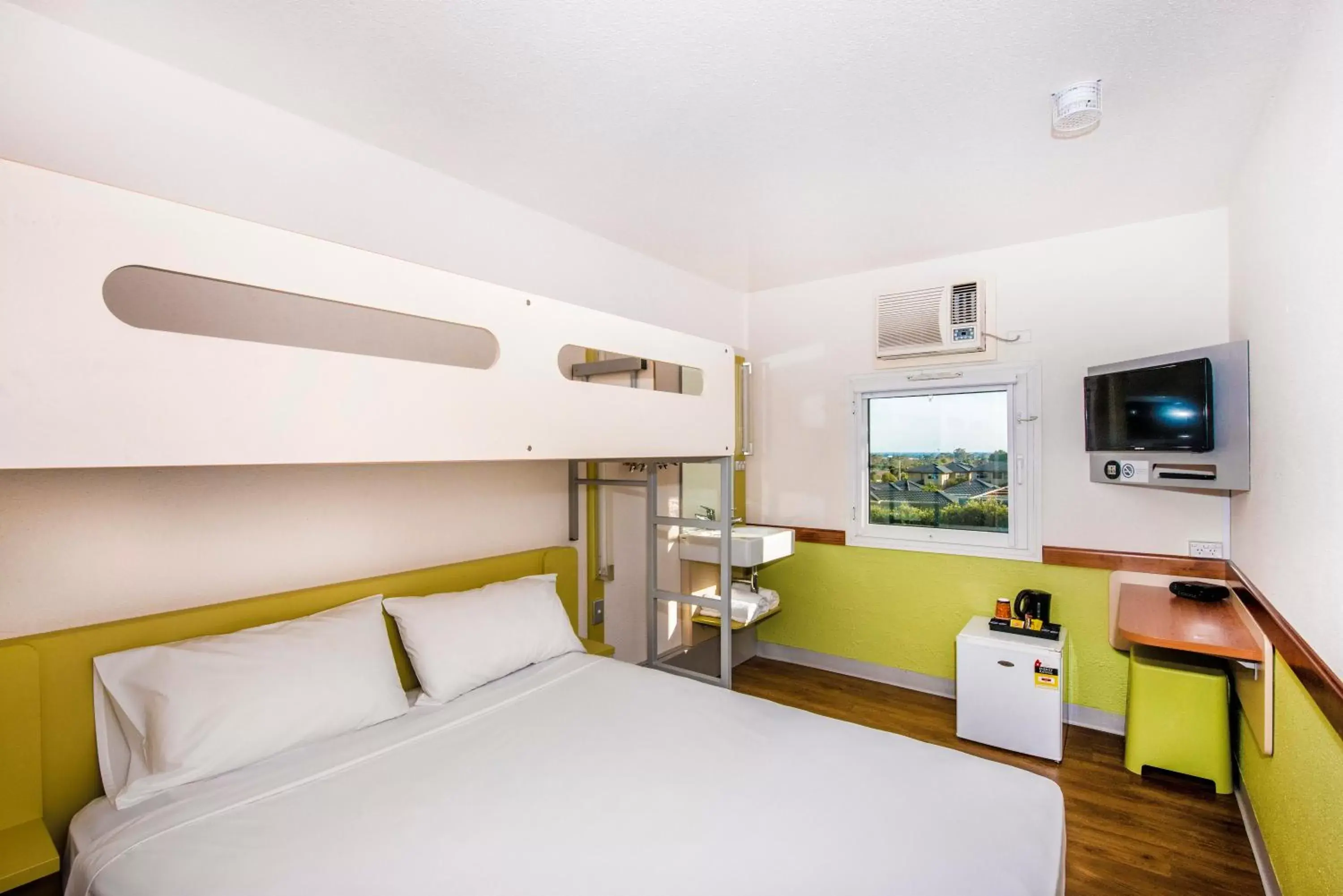 Photo of the whole room, Room Photo in ibis Budget - Dandenong