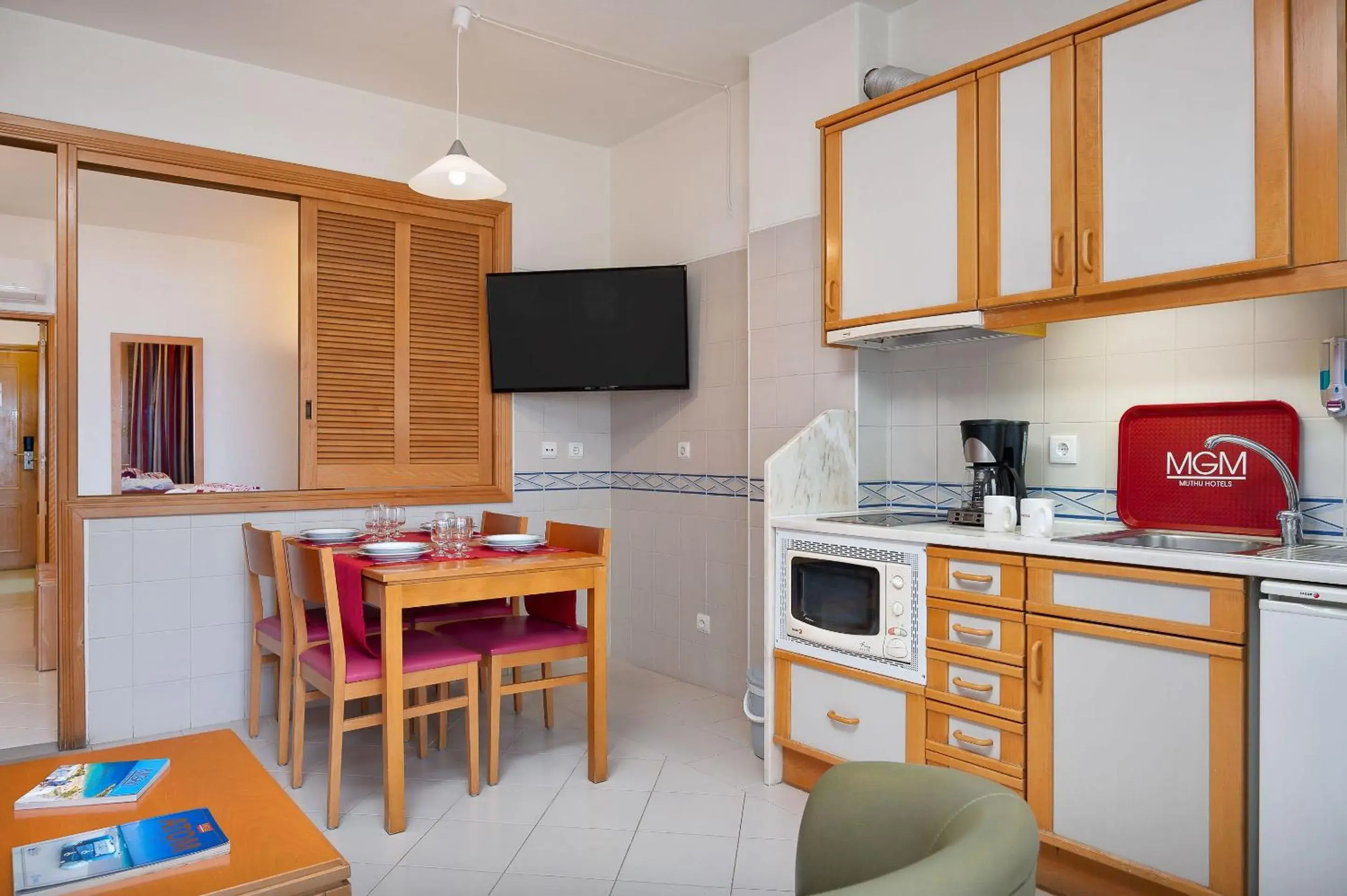 Kitchen or kitchenette, Kitchen/Kitchenette in Grand Muthu Forte Da Oura