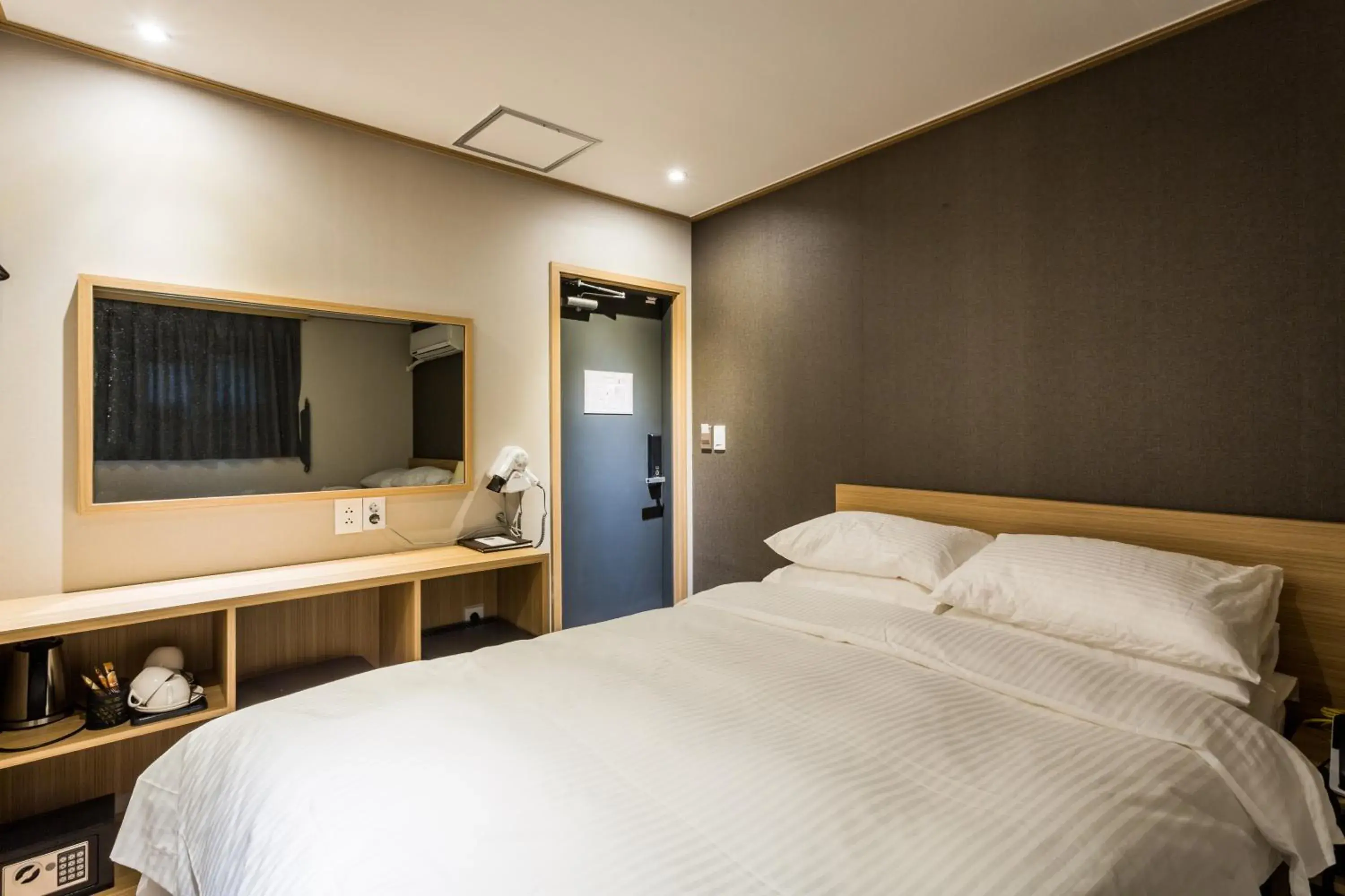 Bedroom, Bed in Hotel Stay Inn Seoul Station