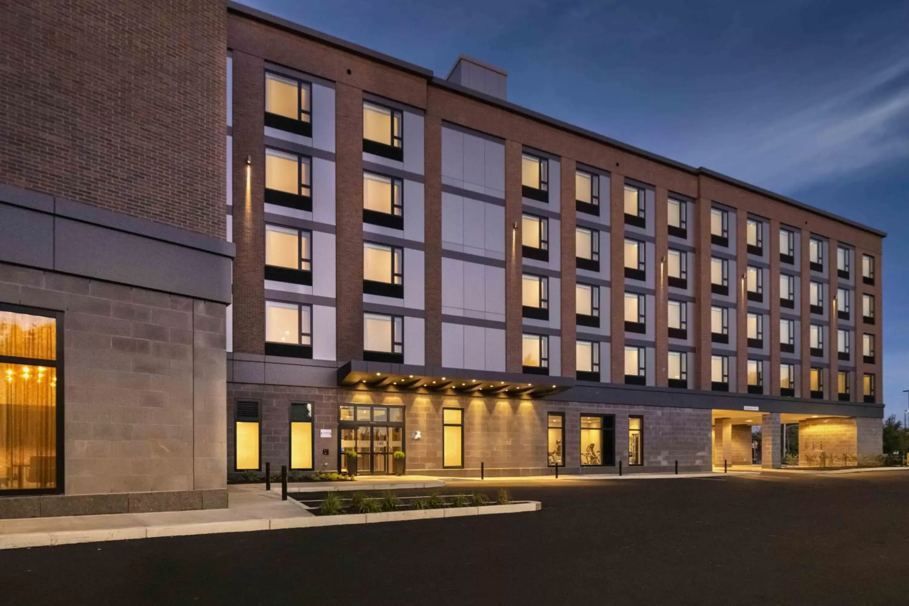 Facade/entrance, Property Building in Holiday Inn Express - Boston Logan Airport - Revere, an IHG Hotel