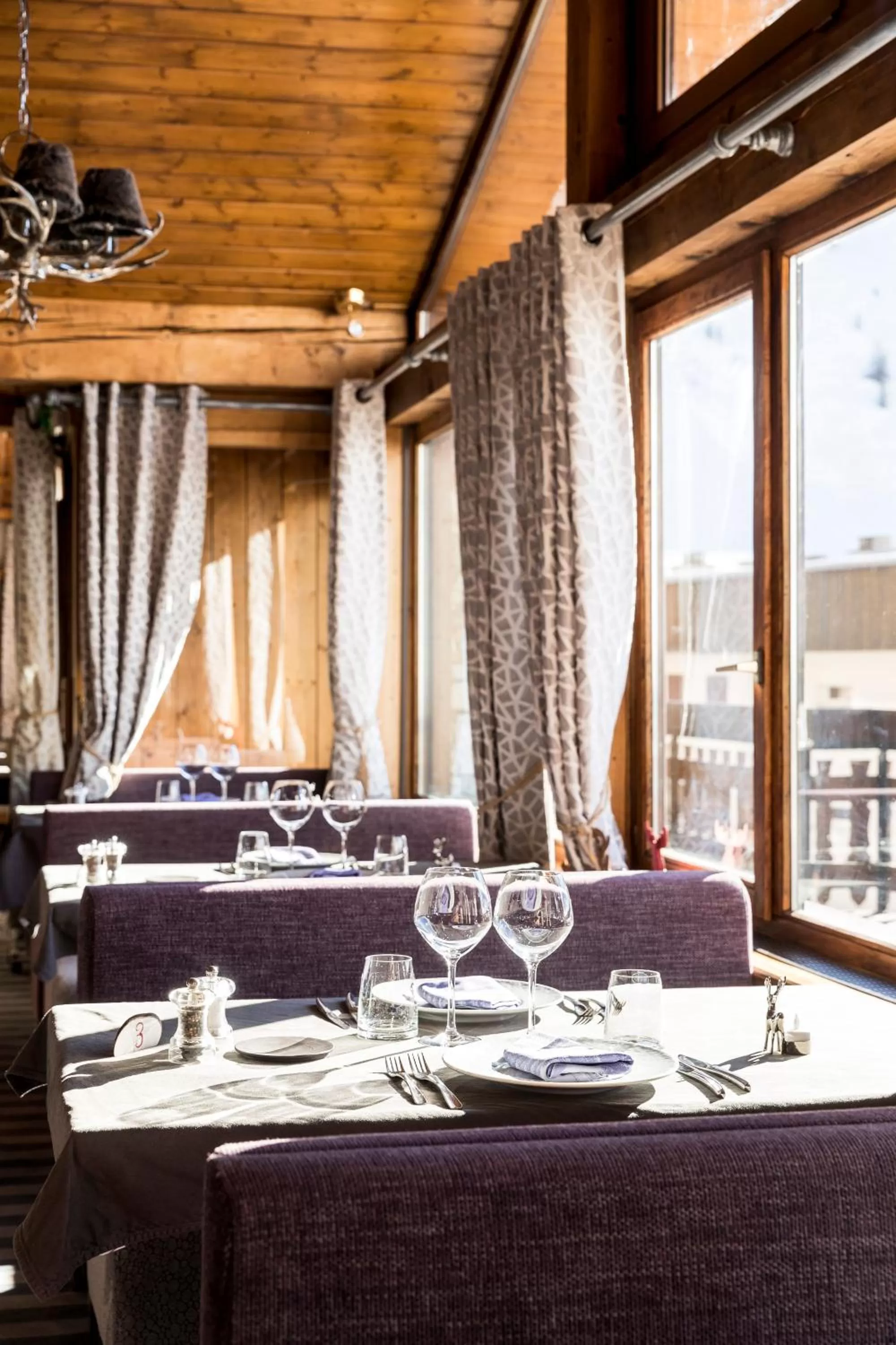 Restaurant/places to eat in Hôtel les Campanules by Les Etincelles