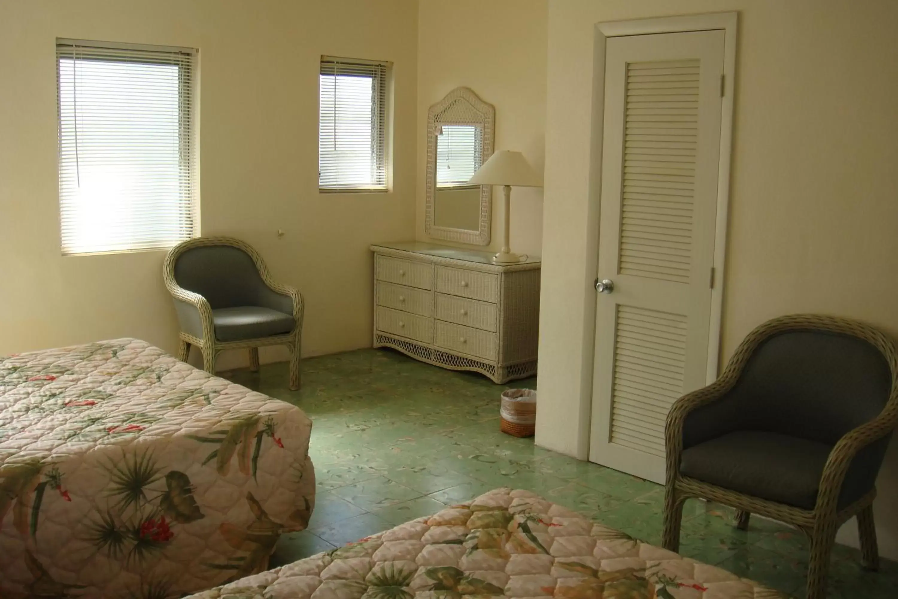 Bed, Seating Area in El Patio Motel