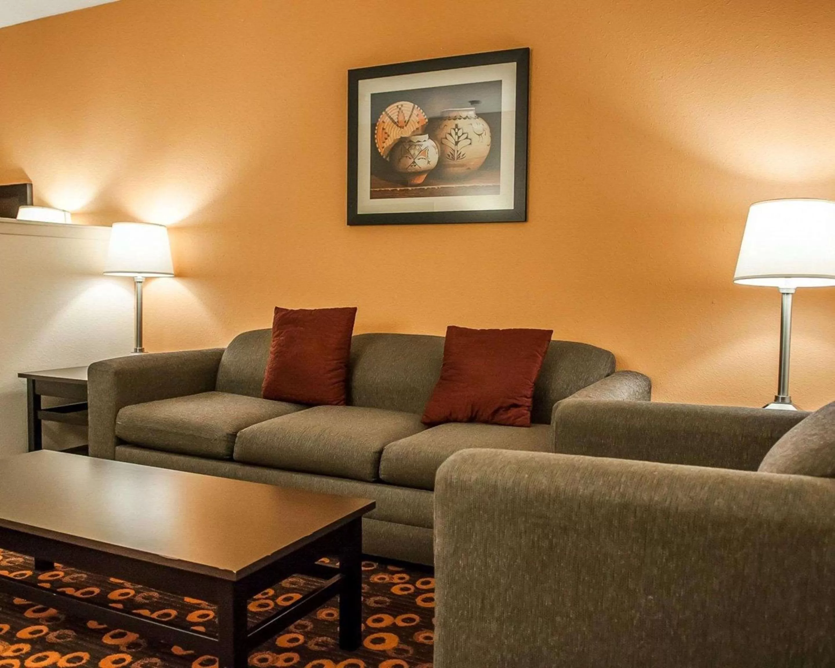 Photo of the whole room in Econo Lodge Inn & Suites Santa Fe South