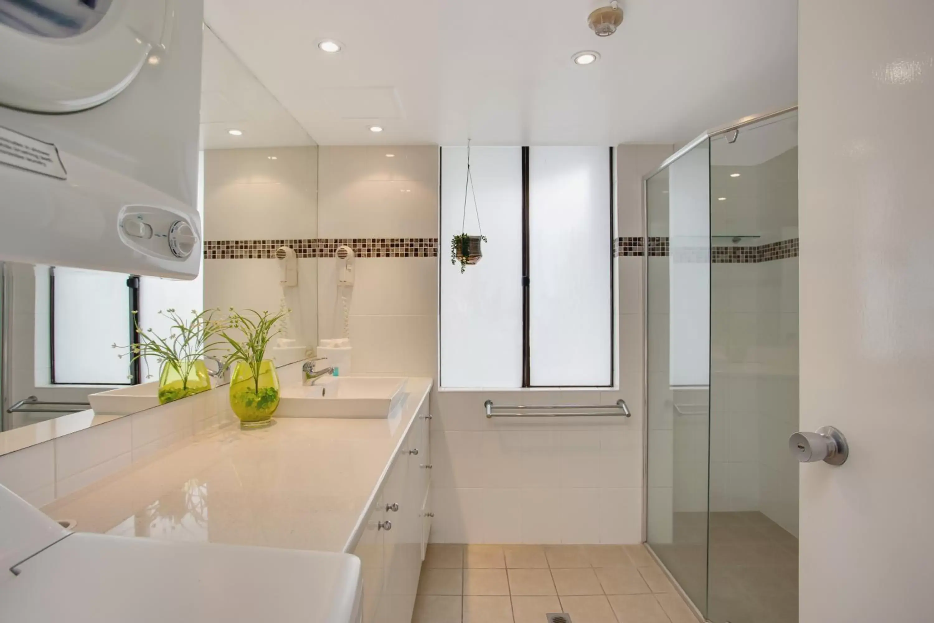 Shower, Bathroom in Broadbeach Pacific Resort