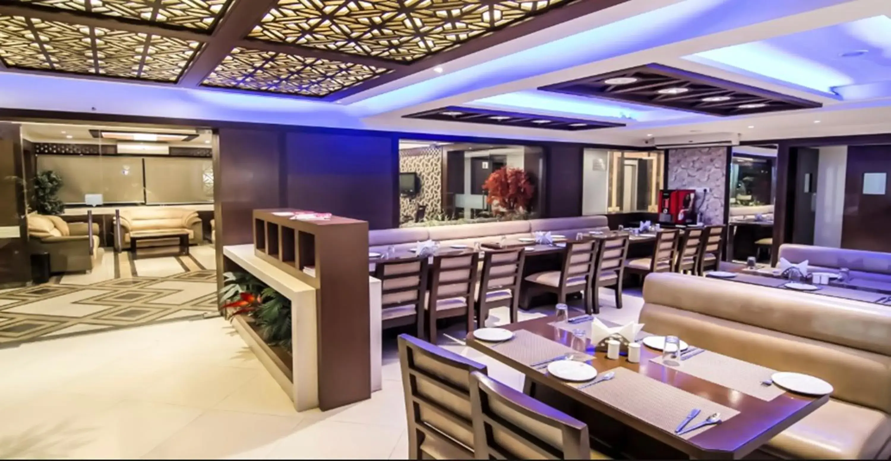 Restaurant/Places to Eat in Hotel Clarks Inn Jaipur, Banipark