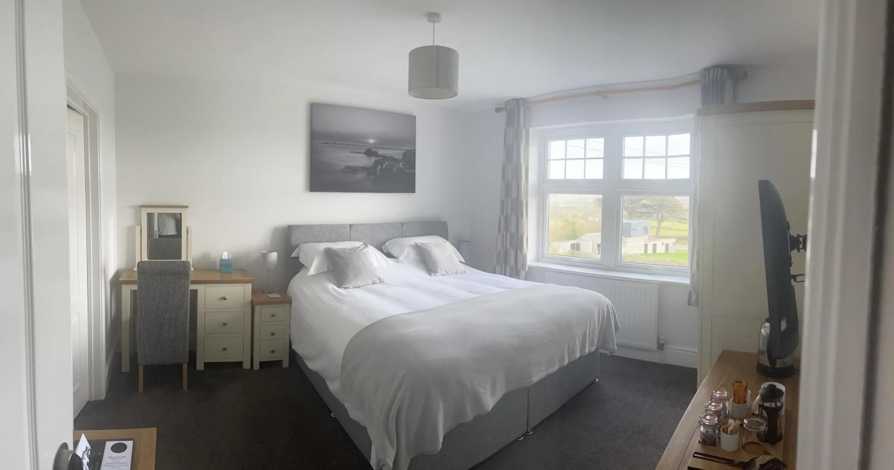 Bed in Beacon Country House B & B & Luxury Shepherd Huts