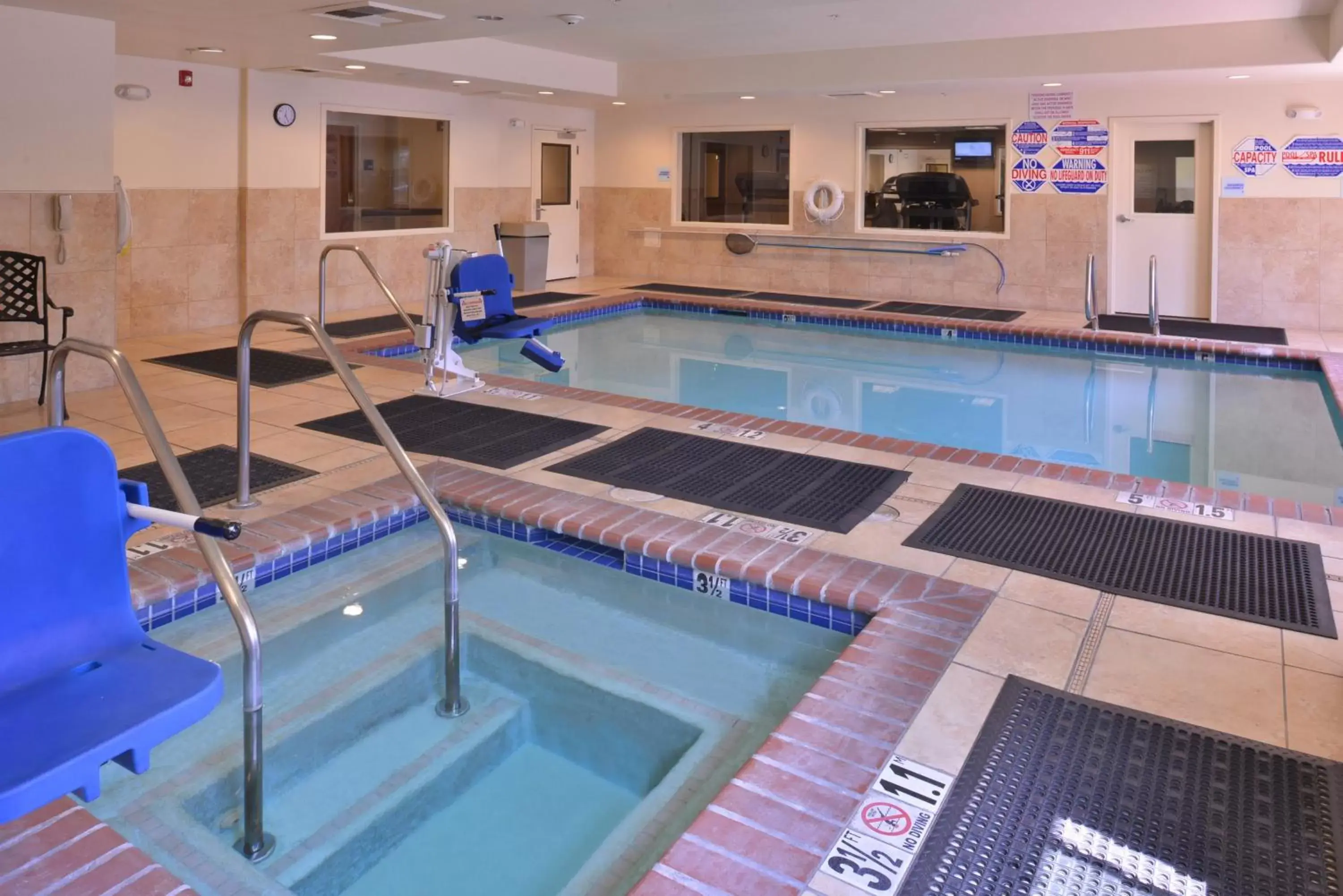 Swimming Pool in Holiday Inn Express Hotel & Suites Lincoln-Roseville Area, an IHG Hotel