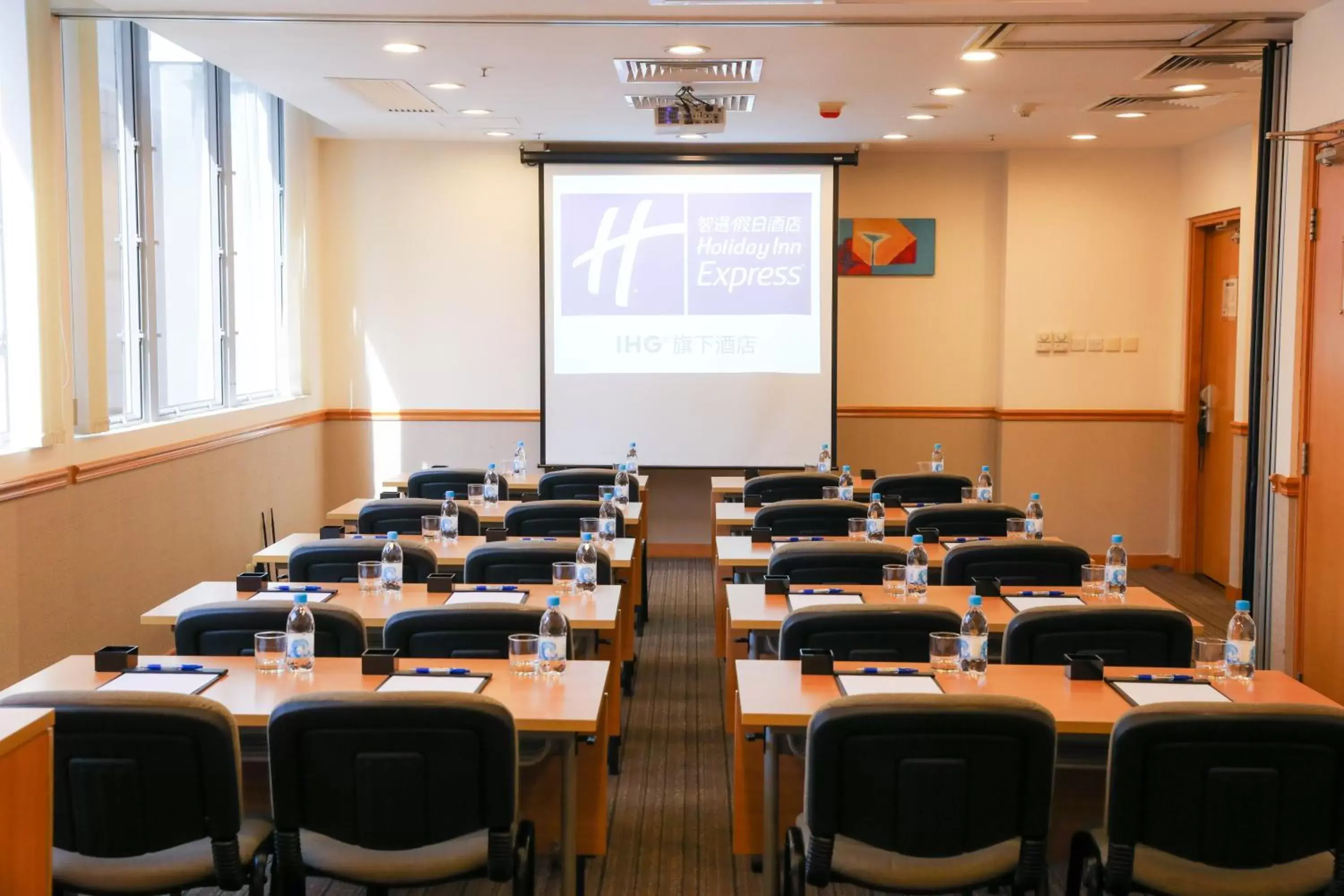 Meeting/conference room, Business Area/Conference Room in Holiday Inn Express Hong Kong Causeway Bay, an IHG Hotel