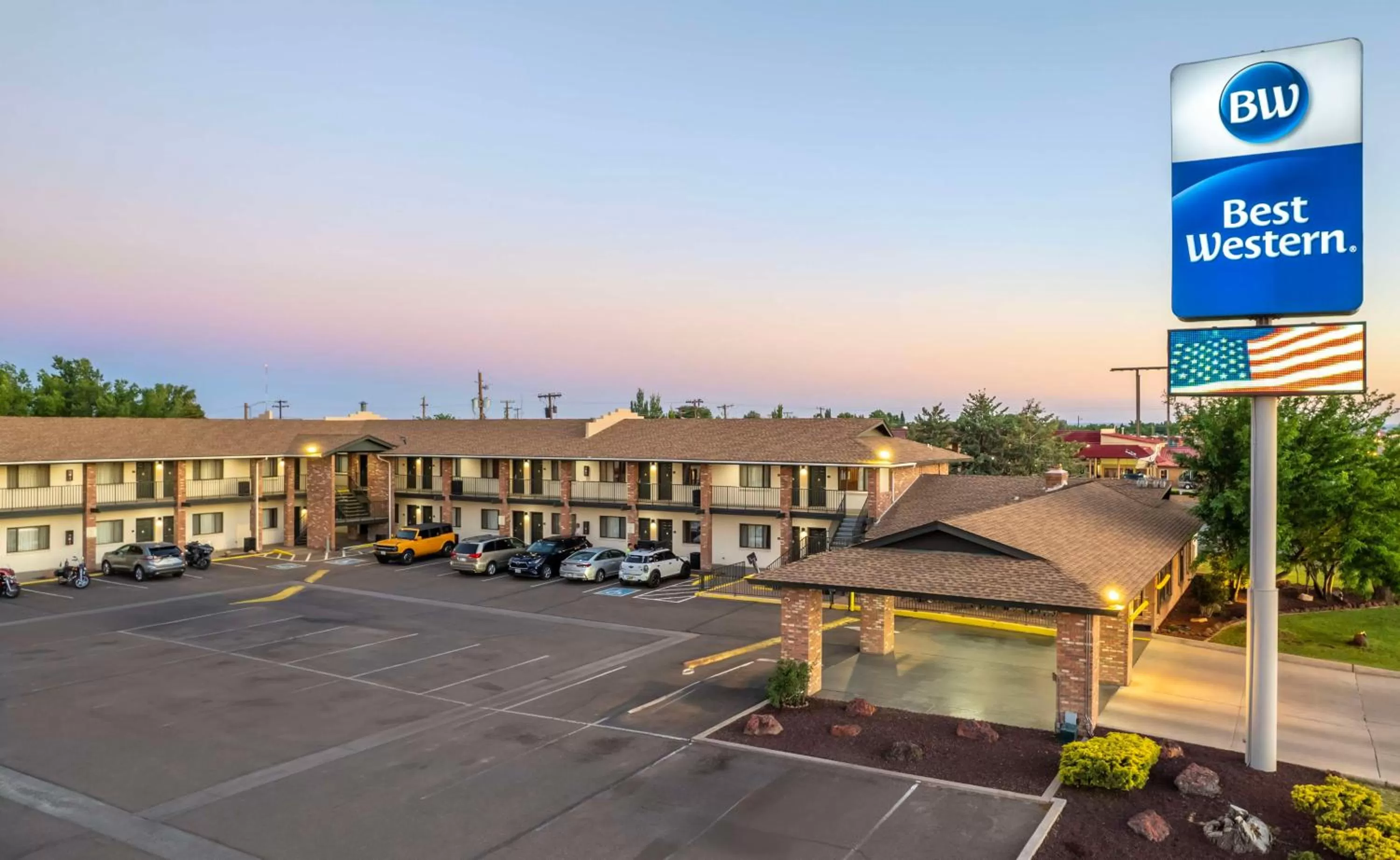 Property building in Best Western Arizonian Inn