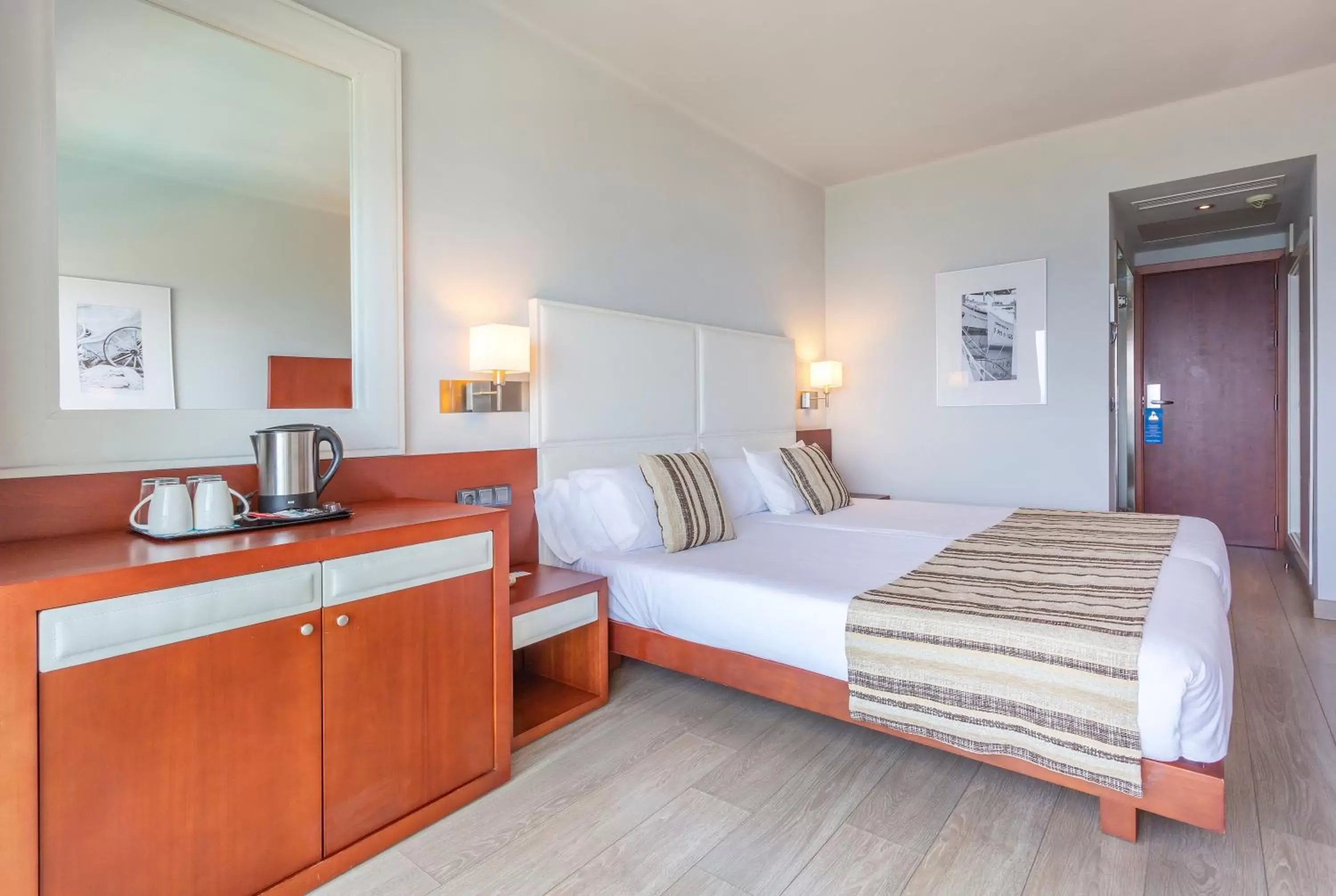 Bed in Marins Suites - Adults Only Hotel