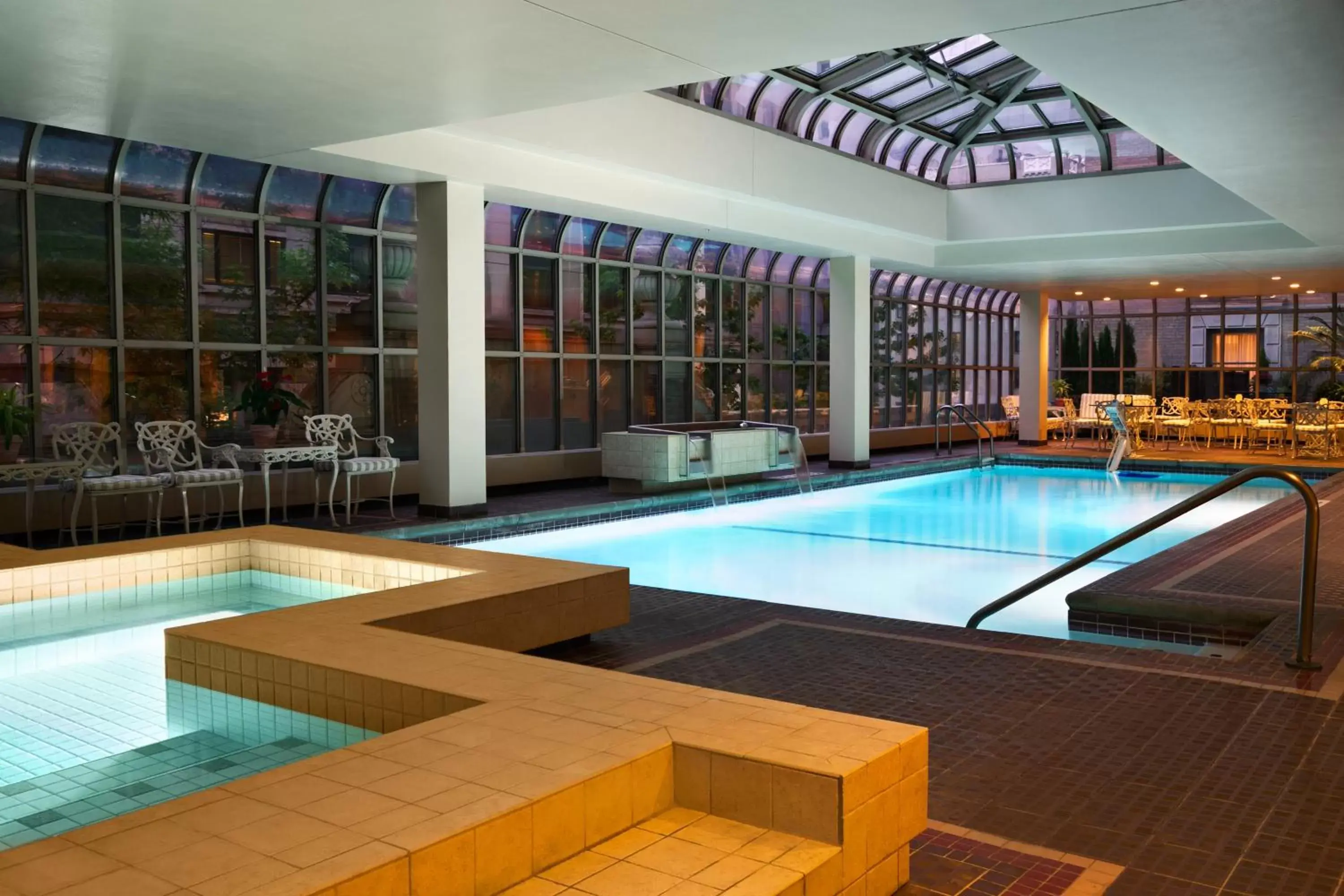 Swimming Pool in Fairmont Olympic Hotel