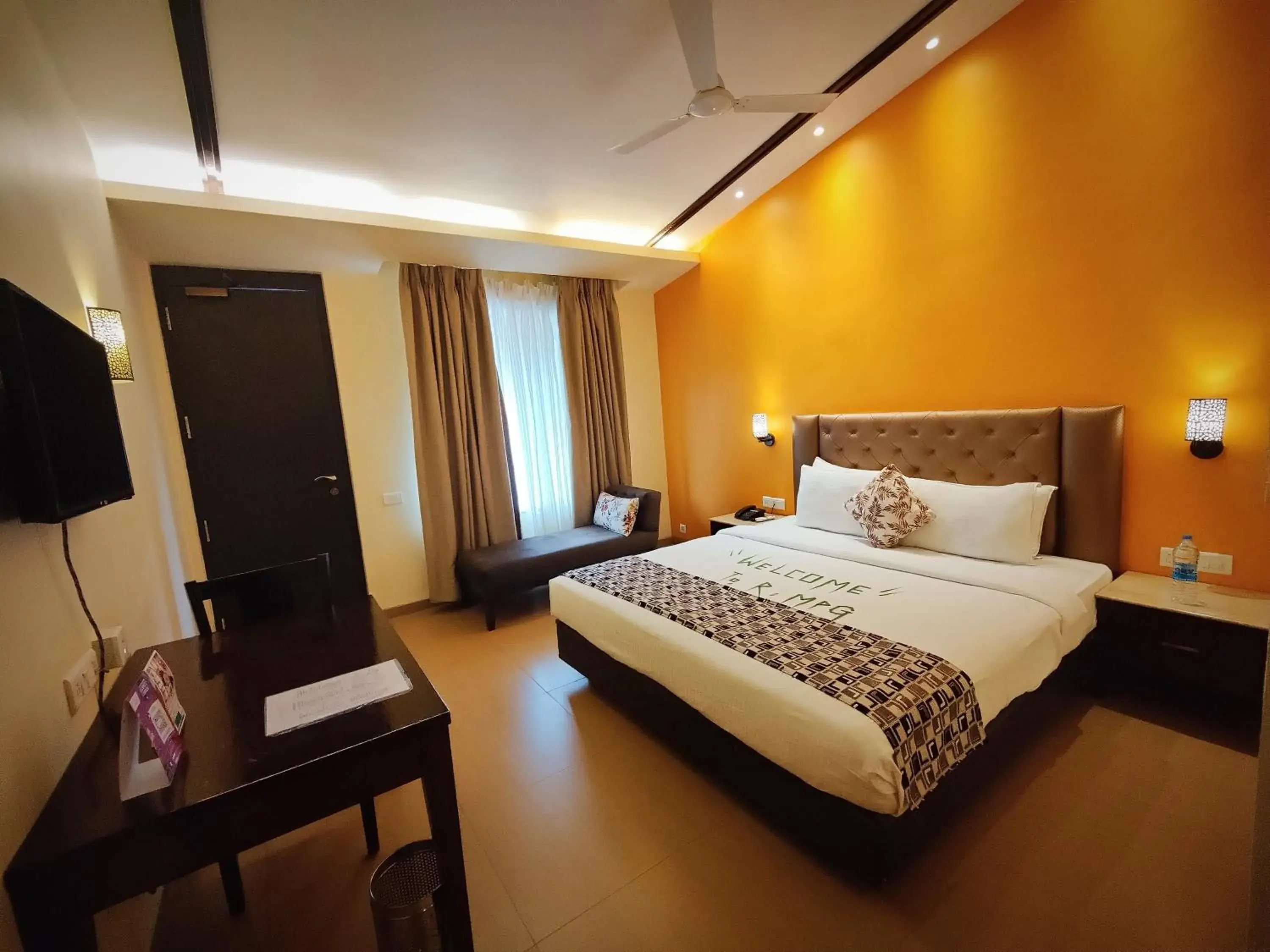 Bed in Regenta MPG Club Mahabaleshwar