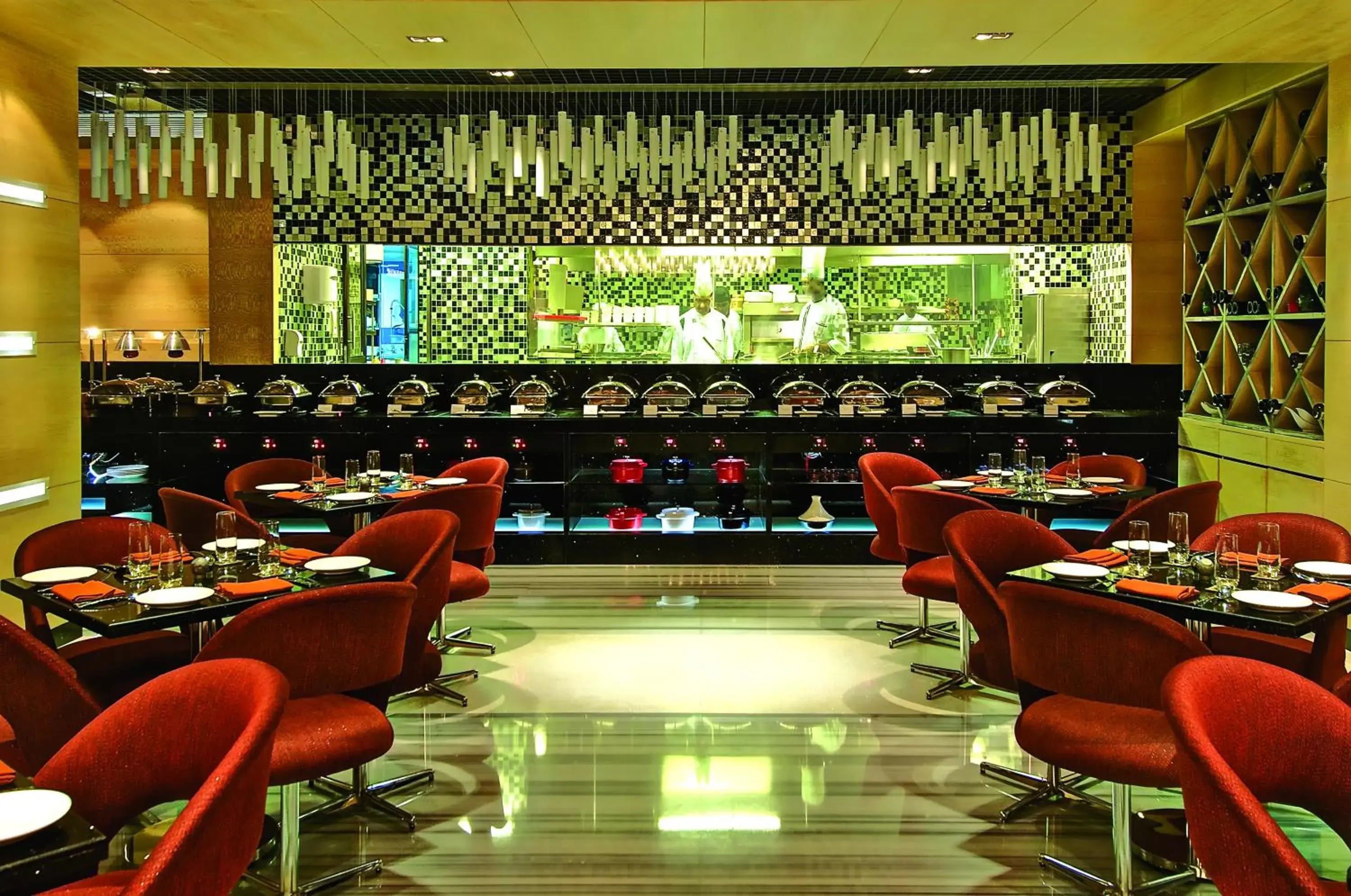 Lounge or bar, Restaurant/Places to Eat in Vivanta Hyderabad, Begumpet