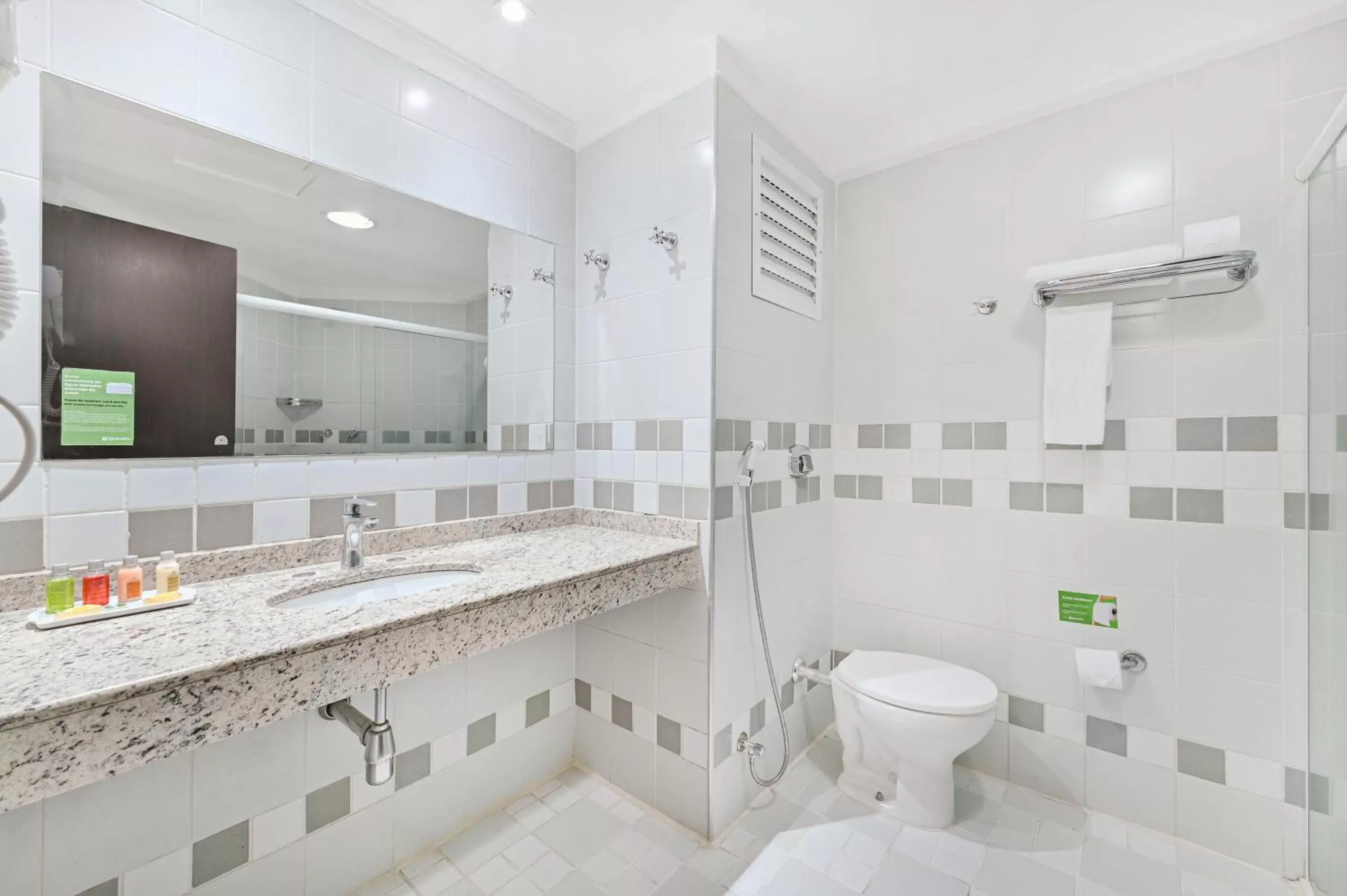 Bathroom in Nacional Inn Cuiabá