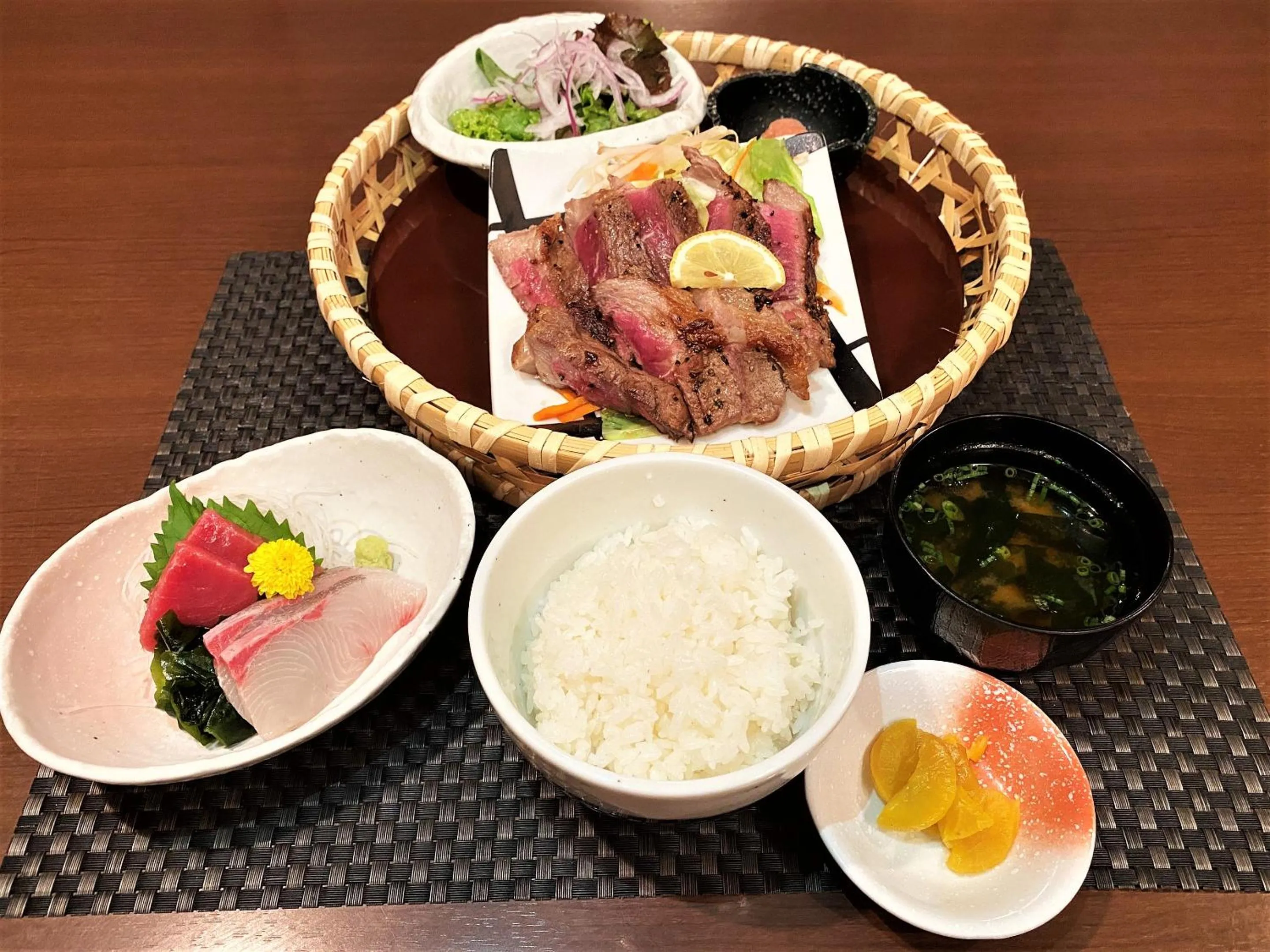 Restaurant/places to eat in Hotel Route-Inn Hakata Ekimae -Hakataguchi-