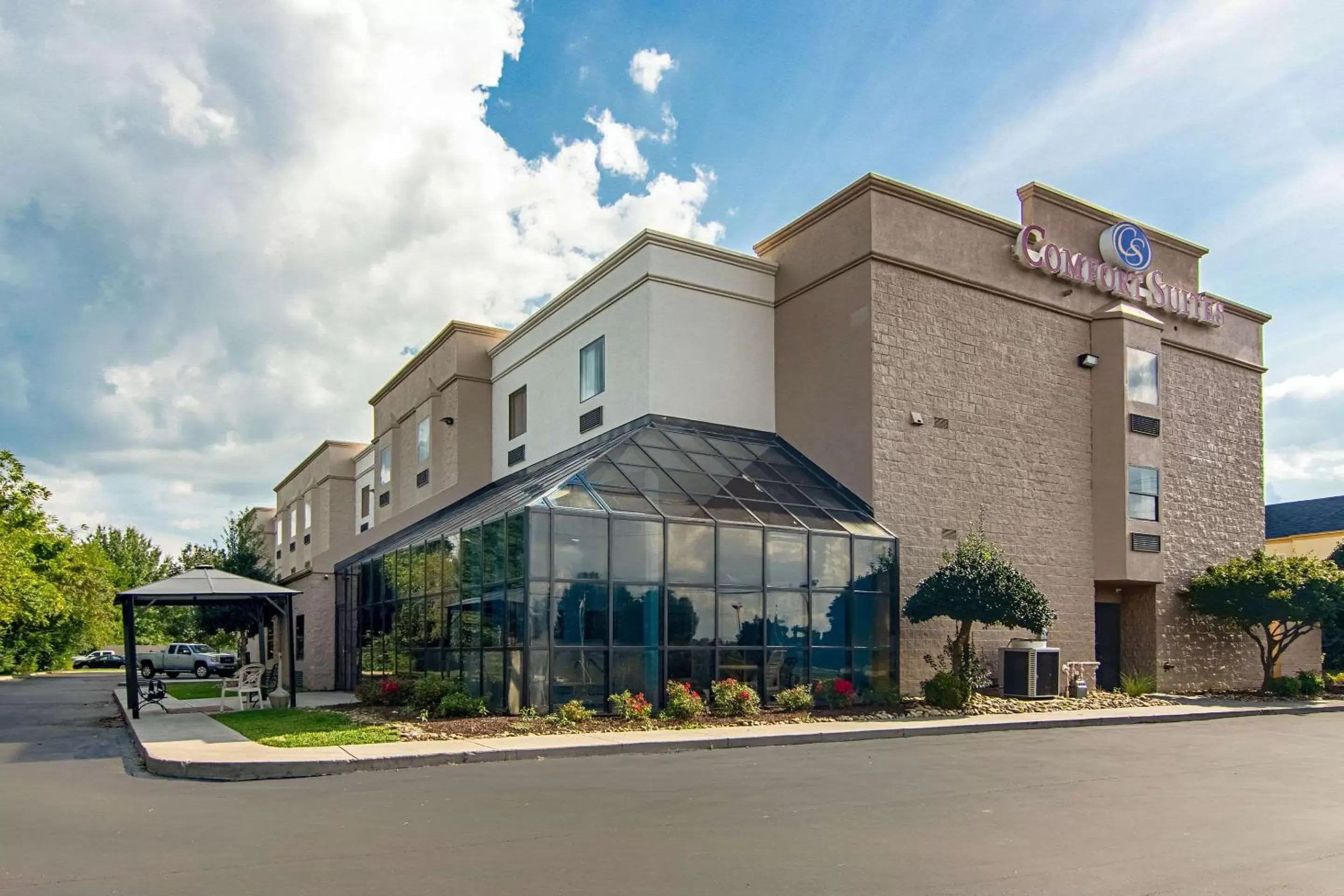Property building in Comfort Suites Knoxville Airport Property building in Comfort Suites Knoxville Airport