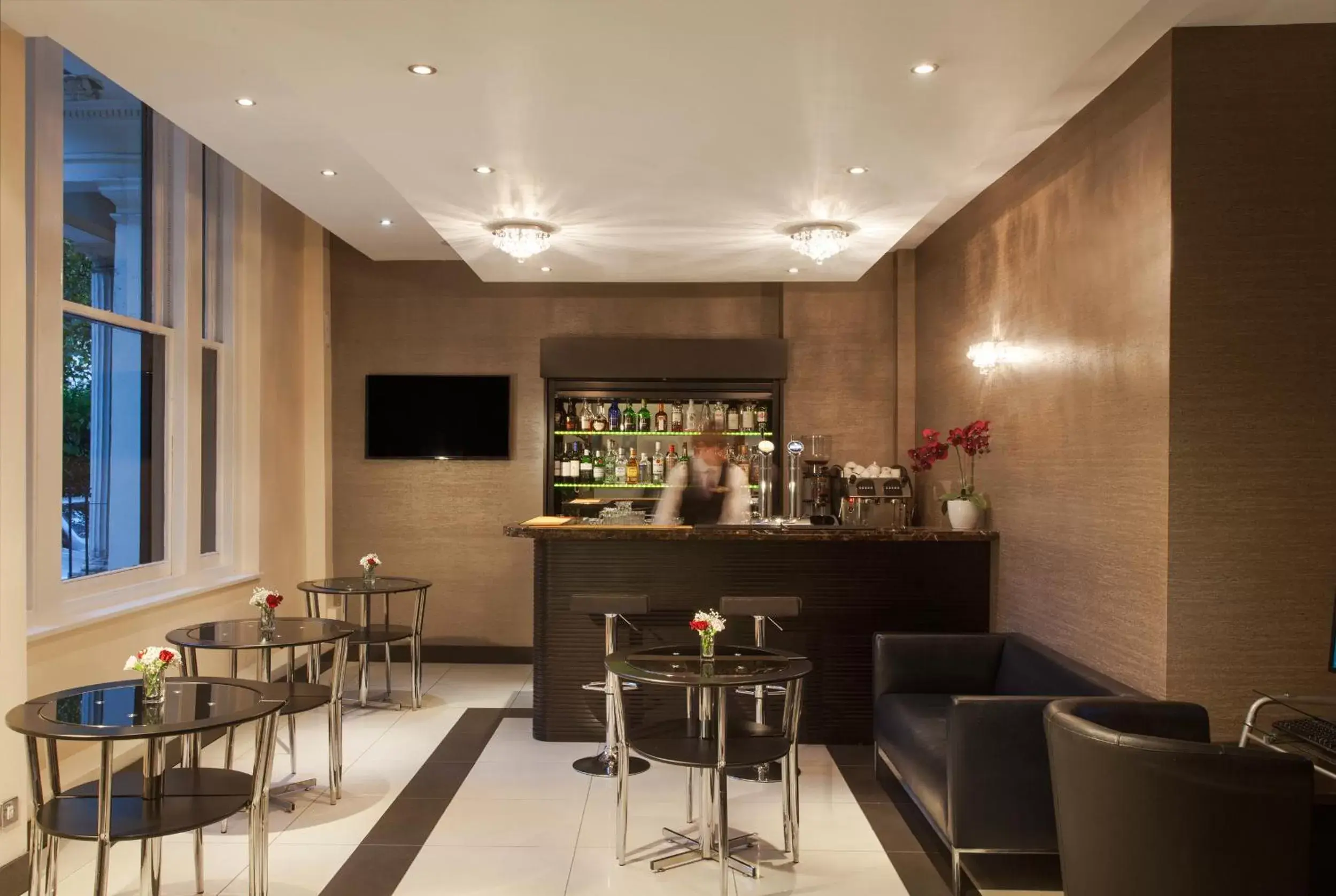 Restaurant/places to eat, Lounge/Bar in Park Grand London Hyde Park