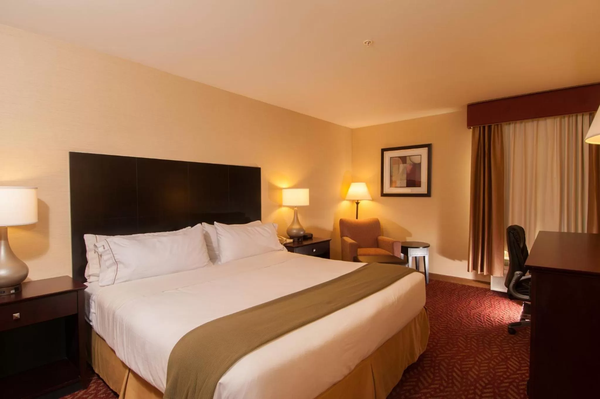 Holiday Inn Express Vernon-Manchester by IHG