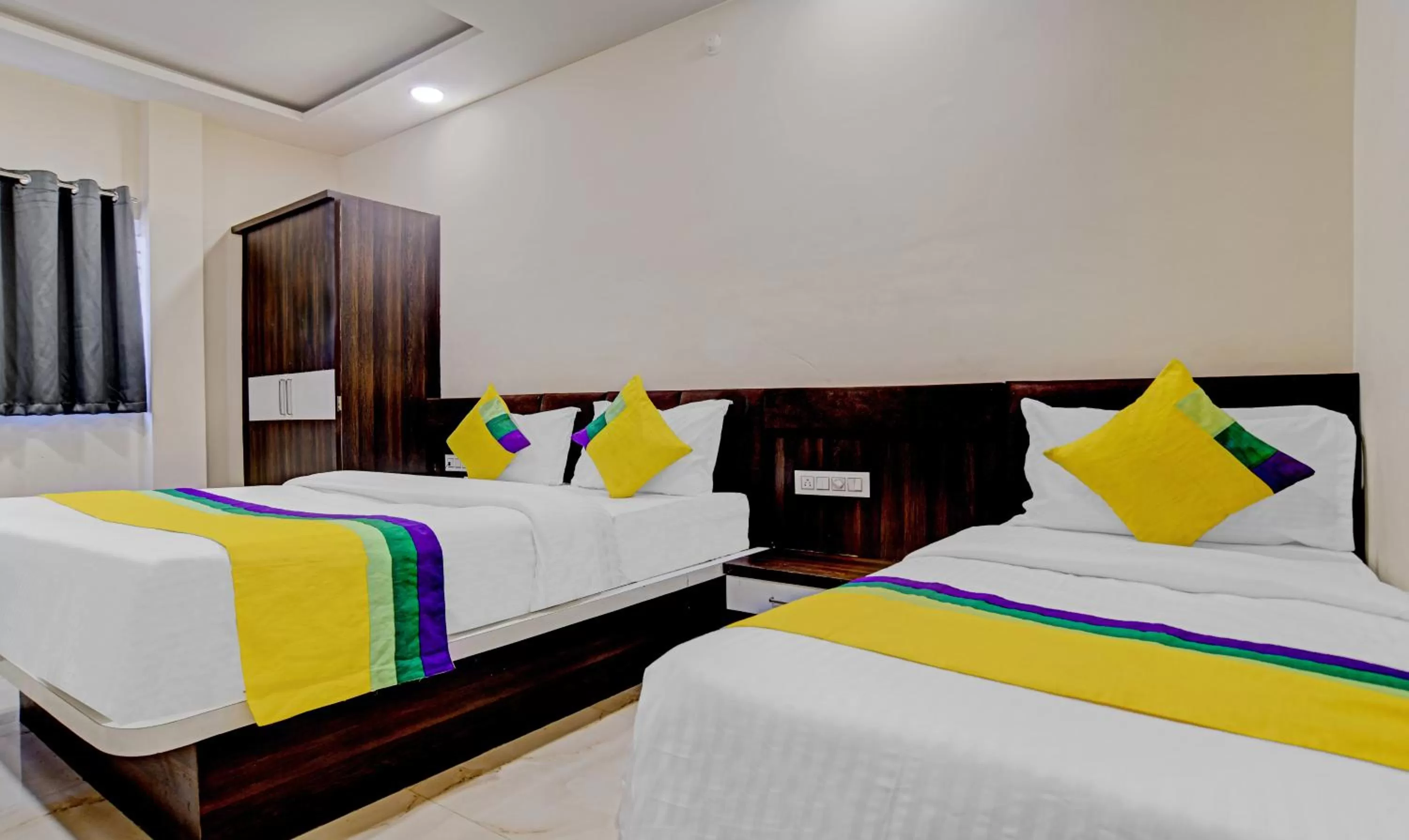 Bed in Hotel Anand Shree Near Airport,Indore