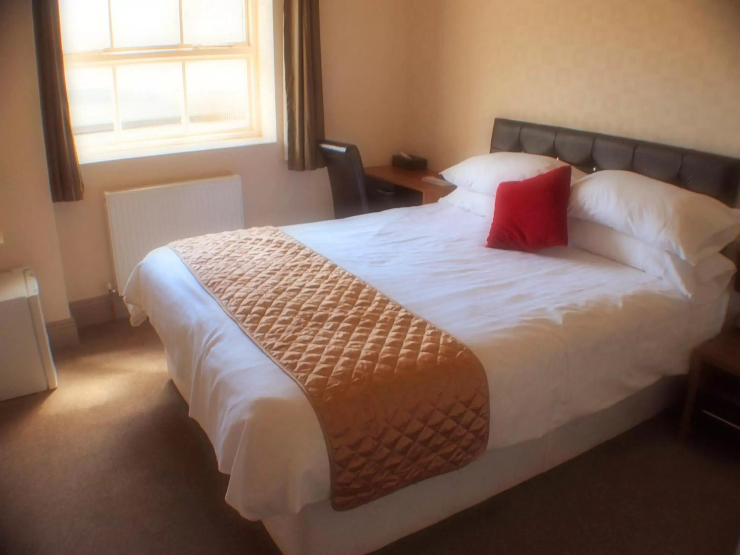 Bedroom, Bed in York House Hotel