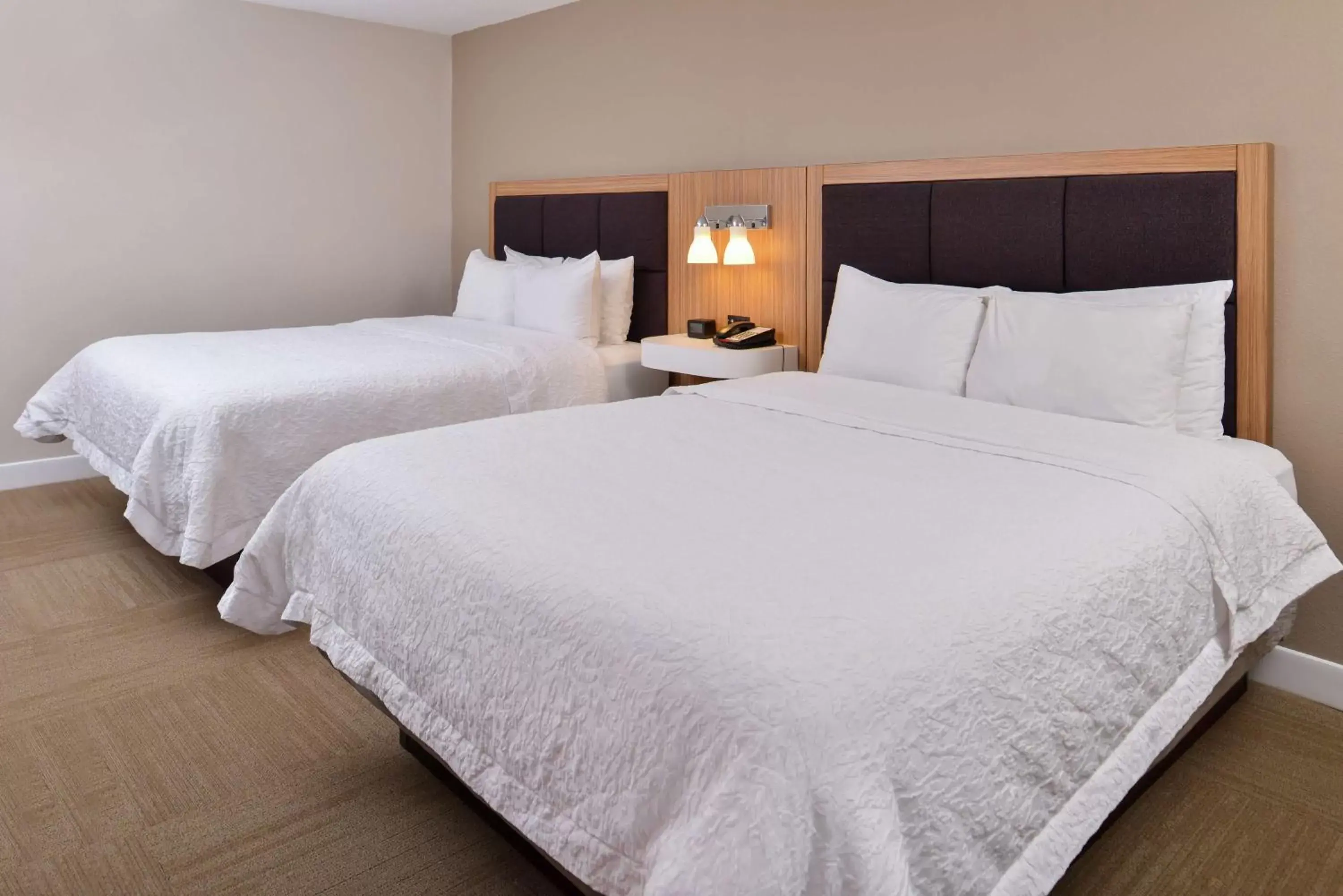 Bed in Hampton Inn By Hilton Greensboro-East