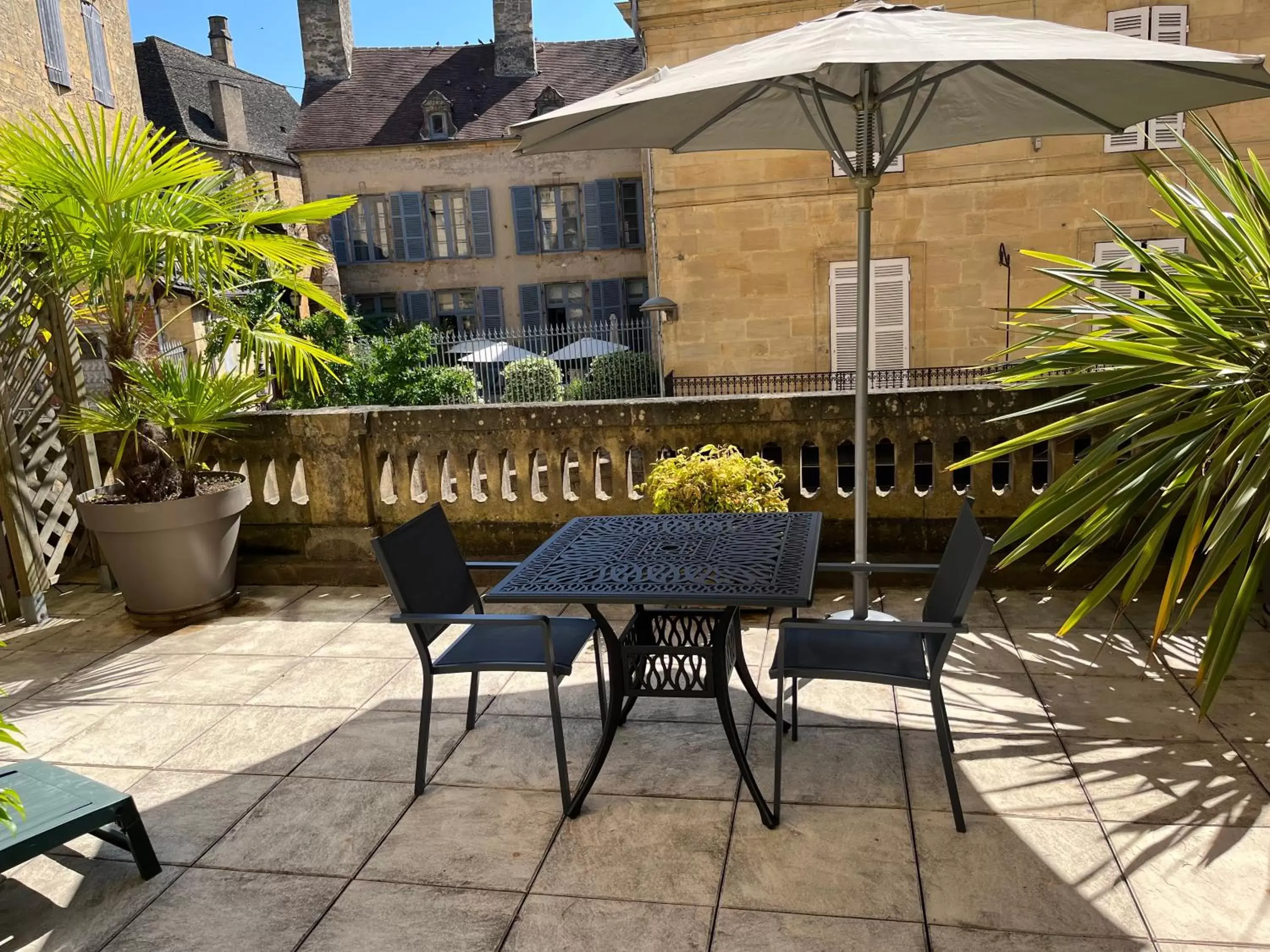 Patio in La Villa des Consuls