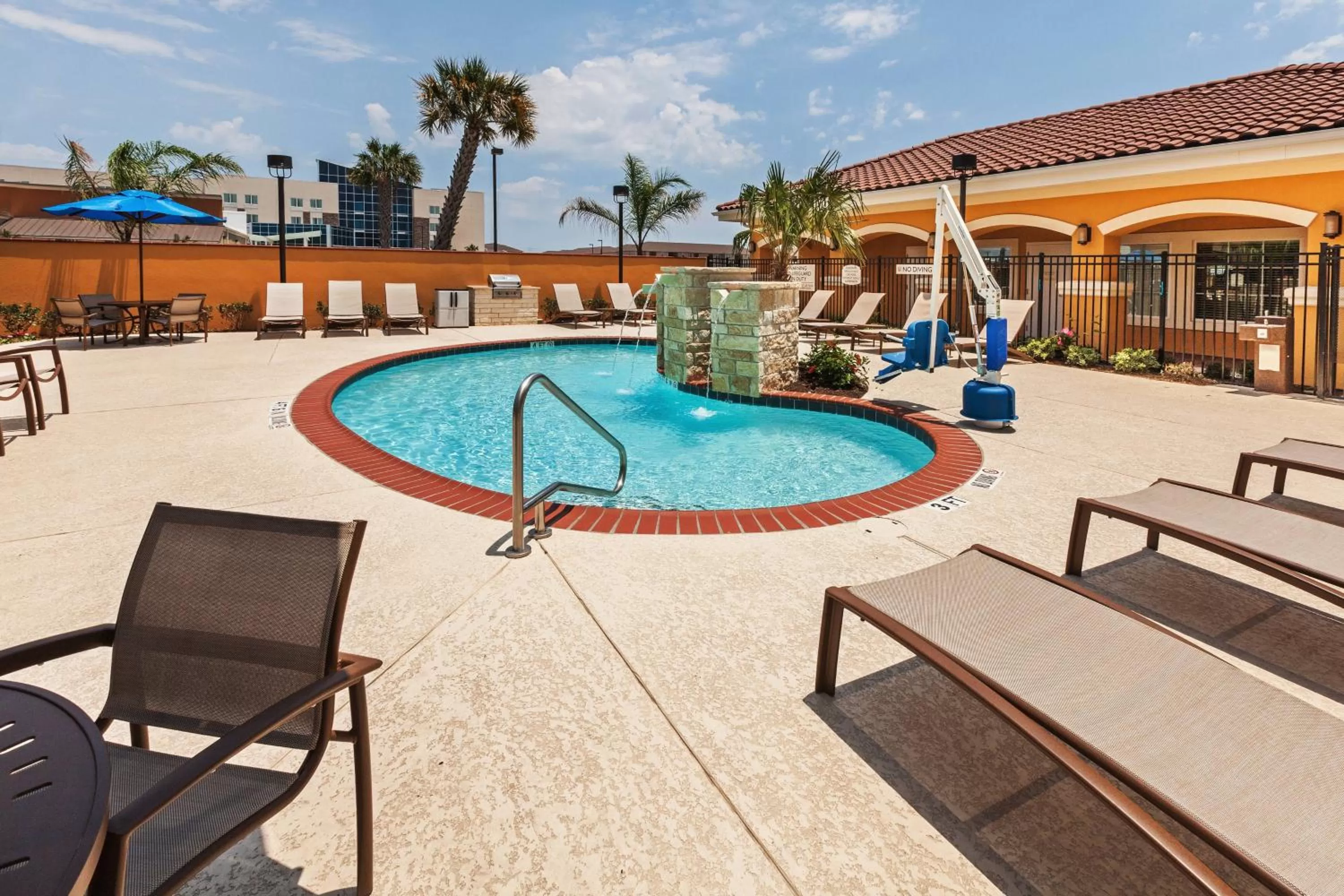 Swimming pool in TownePlace Suites by Marriott Corpus Christi