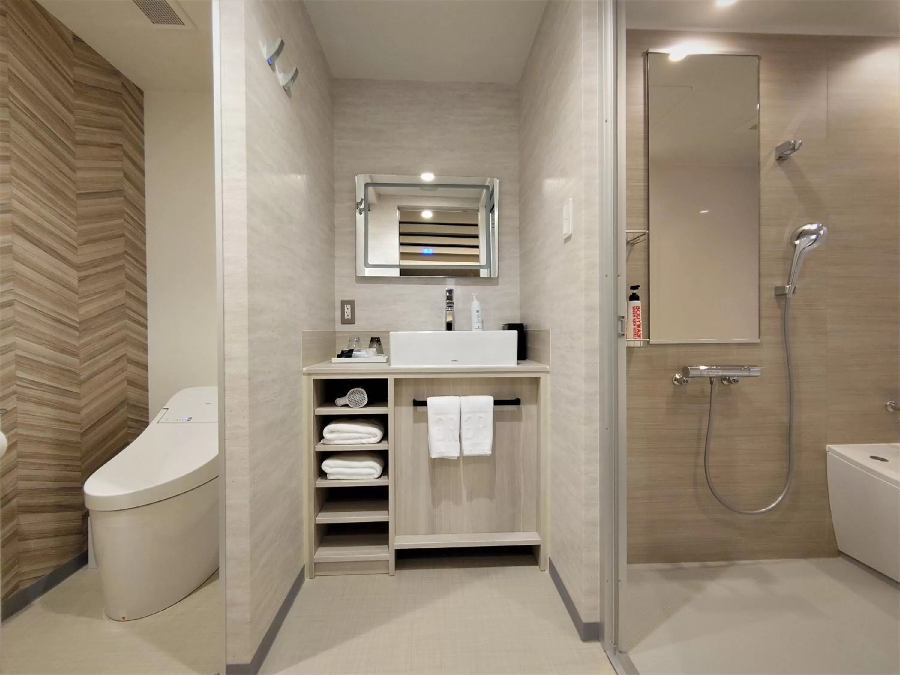 Bathroom in Green Rich Hotel Matsue Station Across - Artificial hot spring Futamata Yunohana