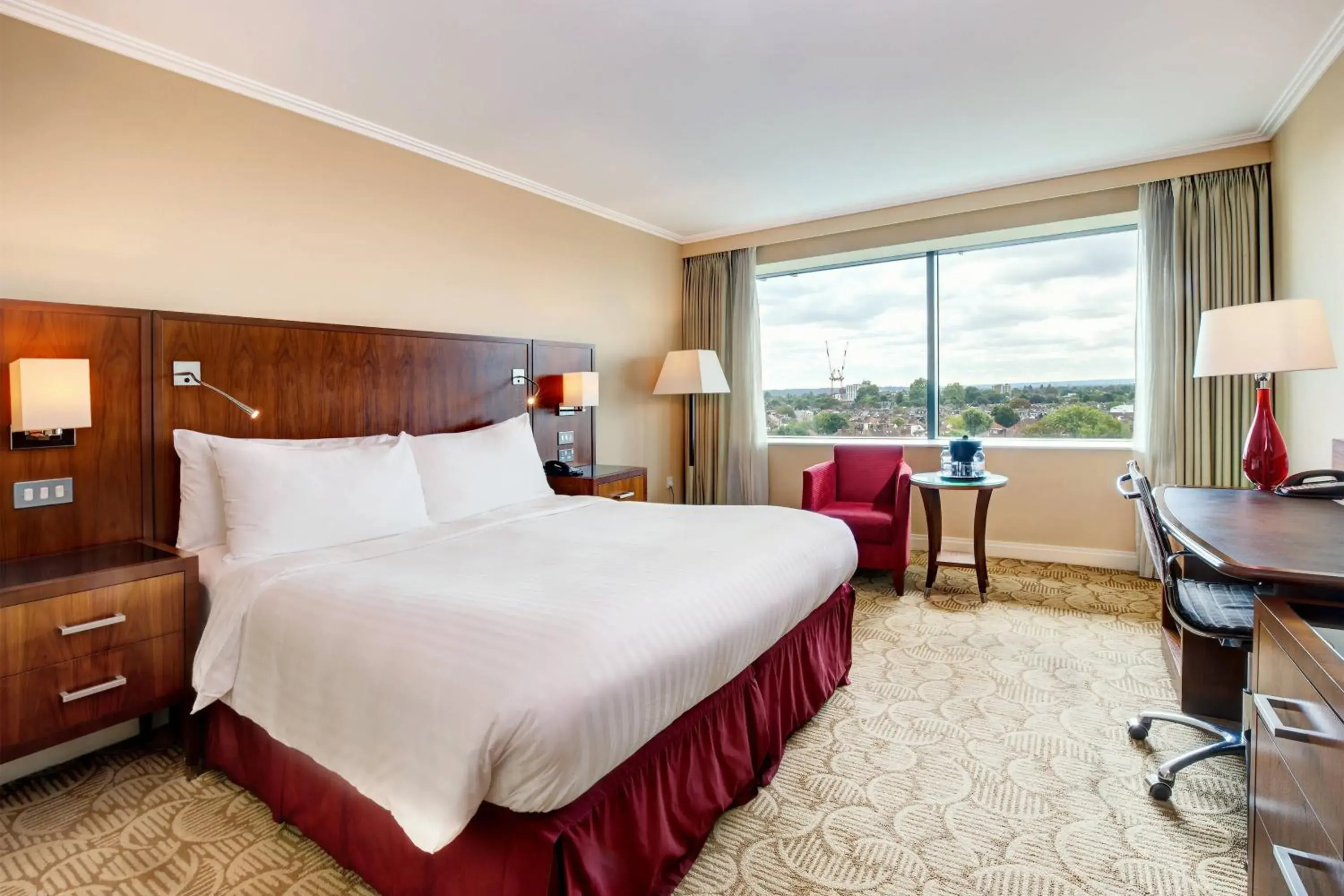 Photo of the whole room, Bed in London Marriott Hotel Twickenham