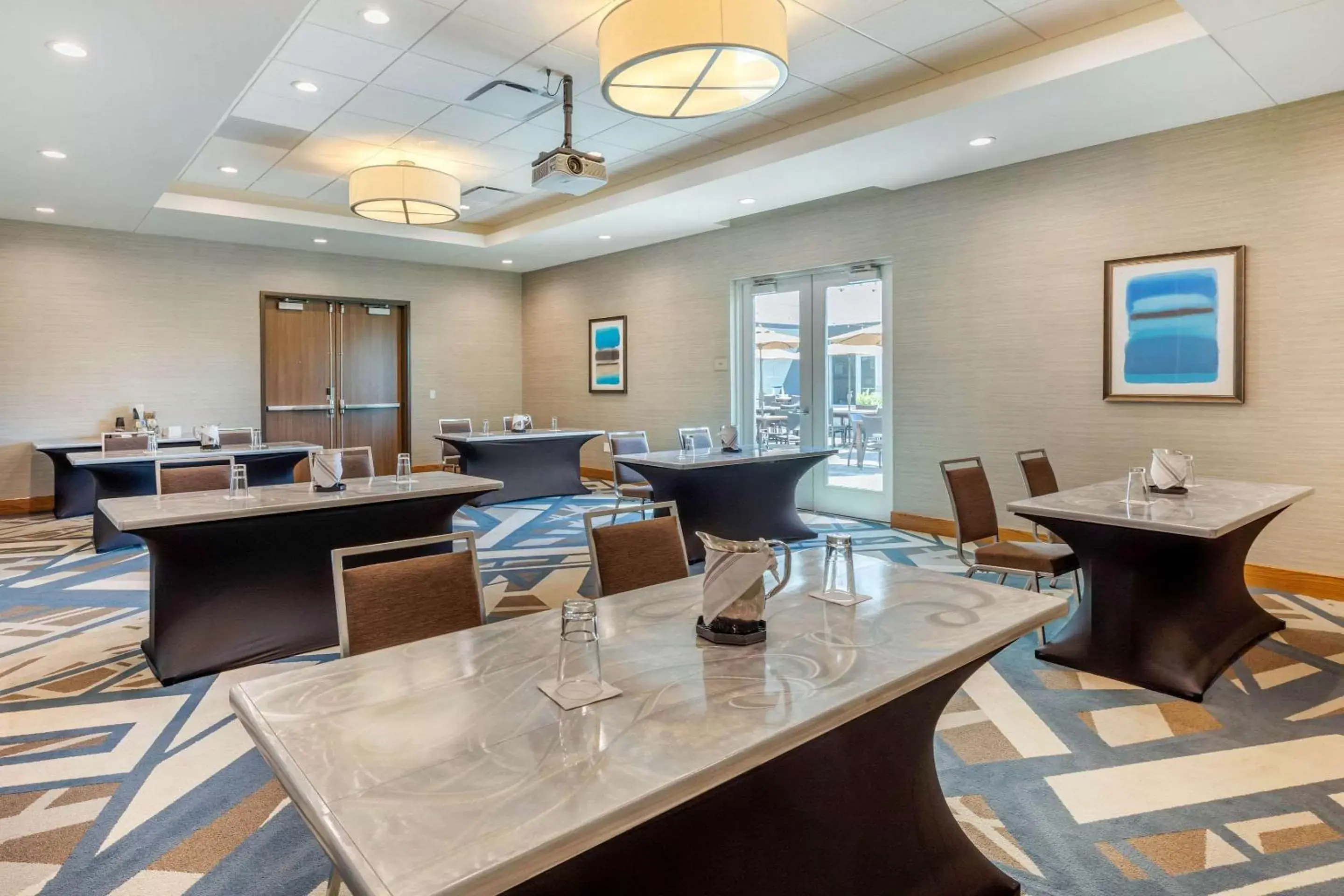 On site, Restaurant/Places to Eat in Cambria Hotel Davenport Quad Cities