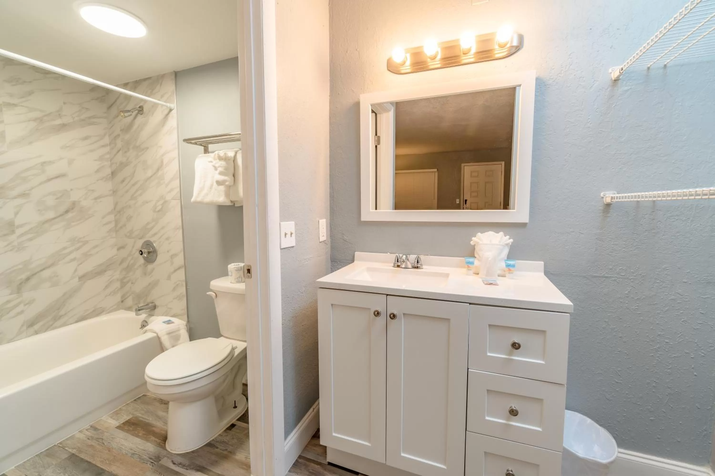 Bathroom in Sunshine Inn