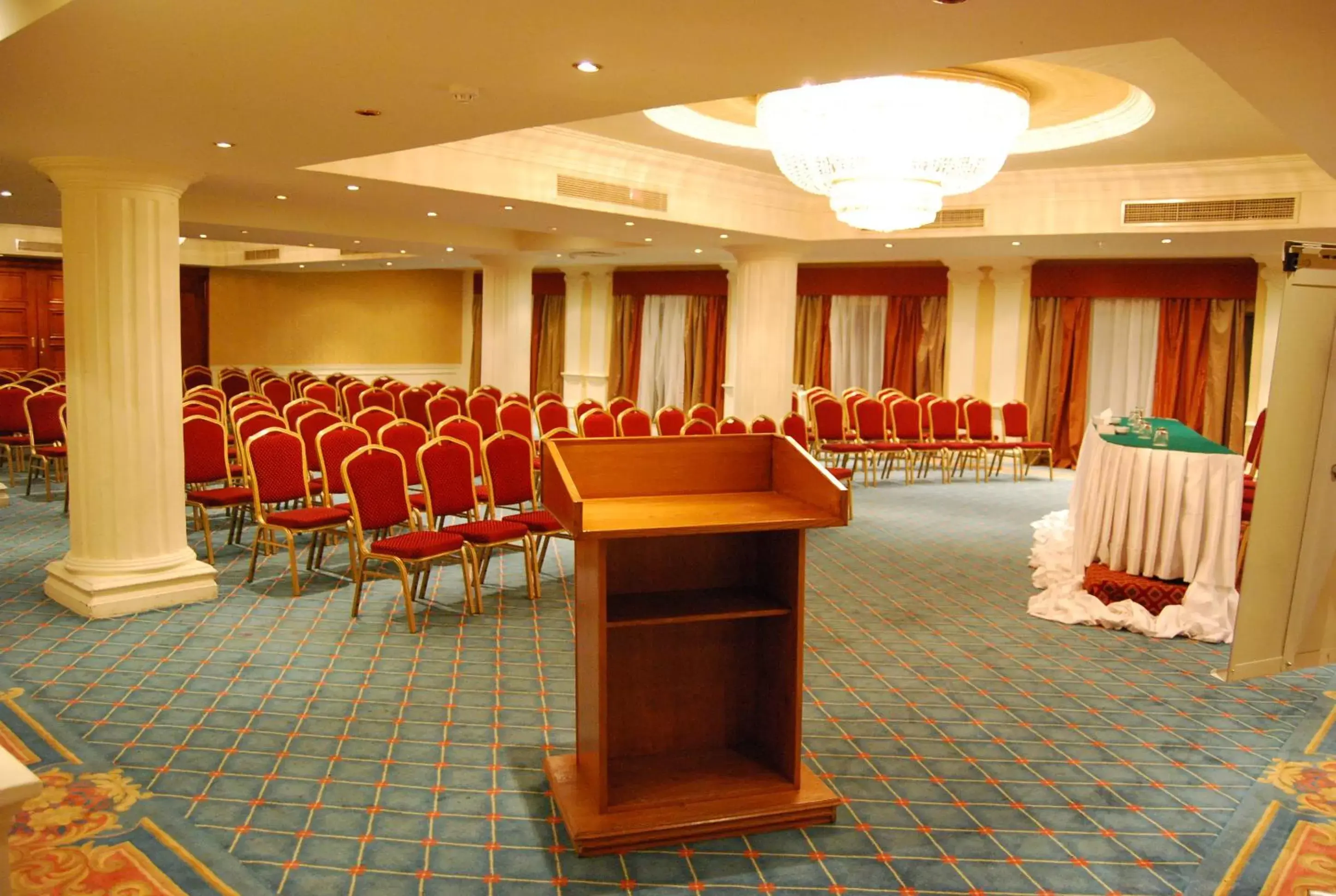 Business facilities, Banquet Facilities in Pyramisa Suites Hotel Cairo
