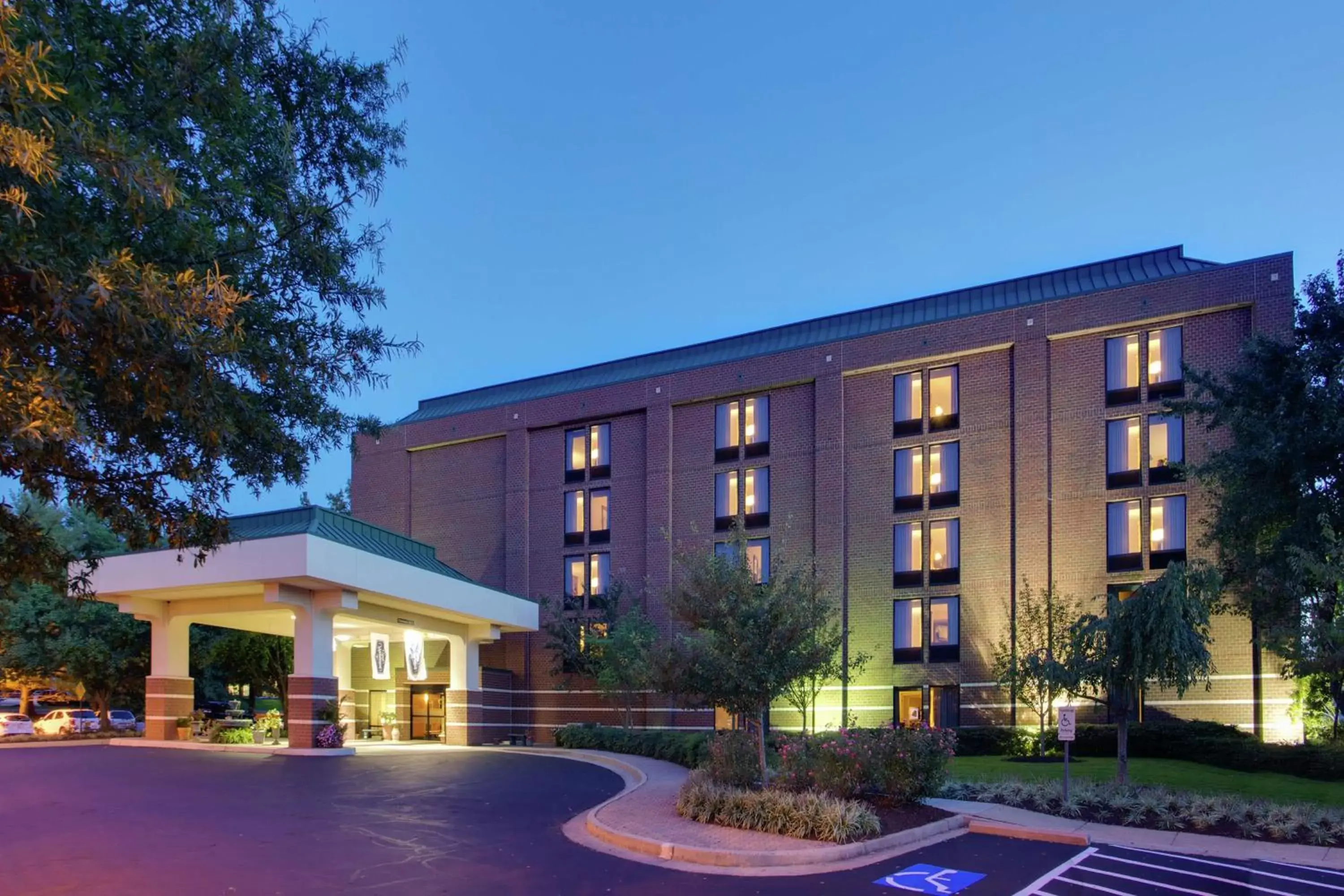 Property building in Hampton Inn Richmond-West Innsbrook Property building in Hampton Inn Richmond-West Innsbrook