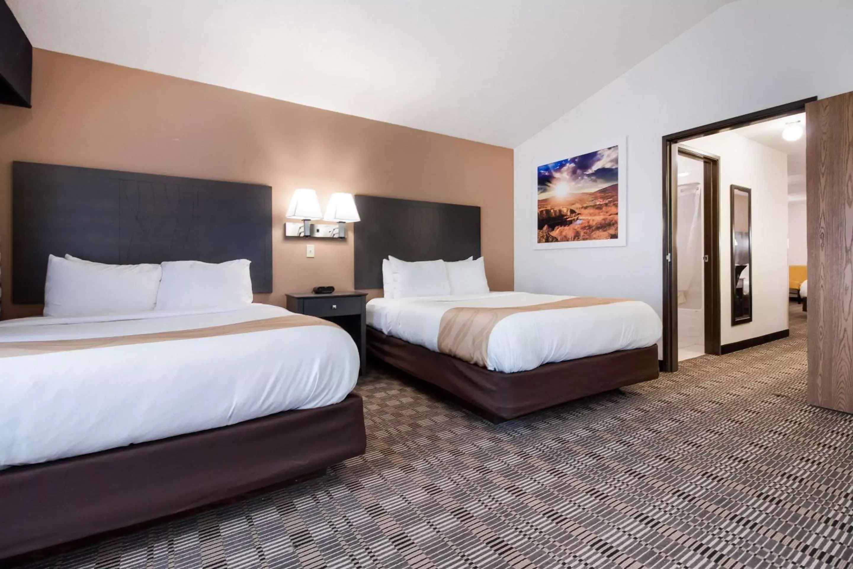 Photo of the whole room, Bed in Quality Inn & Suites