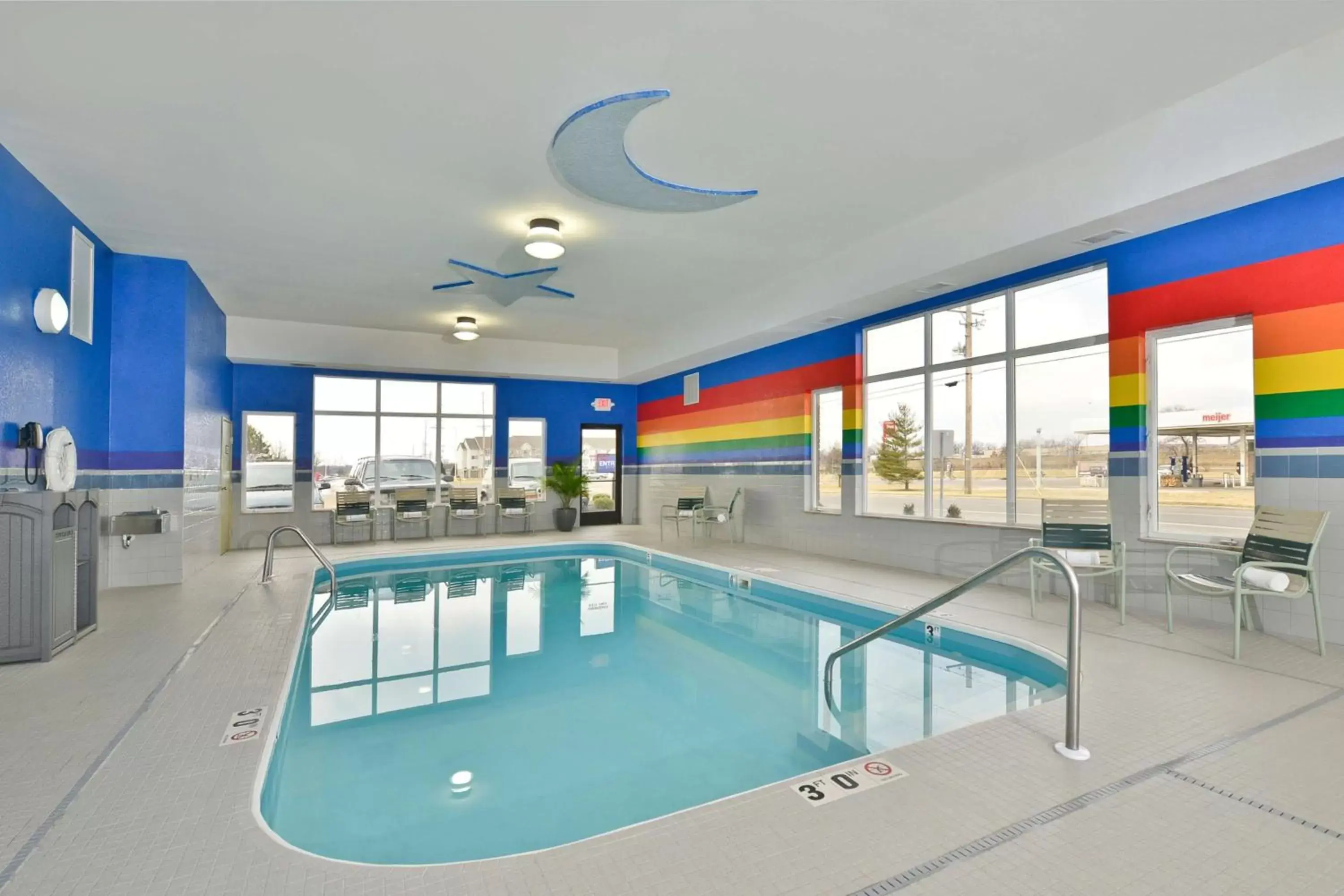 On site, Swimming Pool in Best Western PLUS University Inn Marion