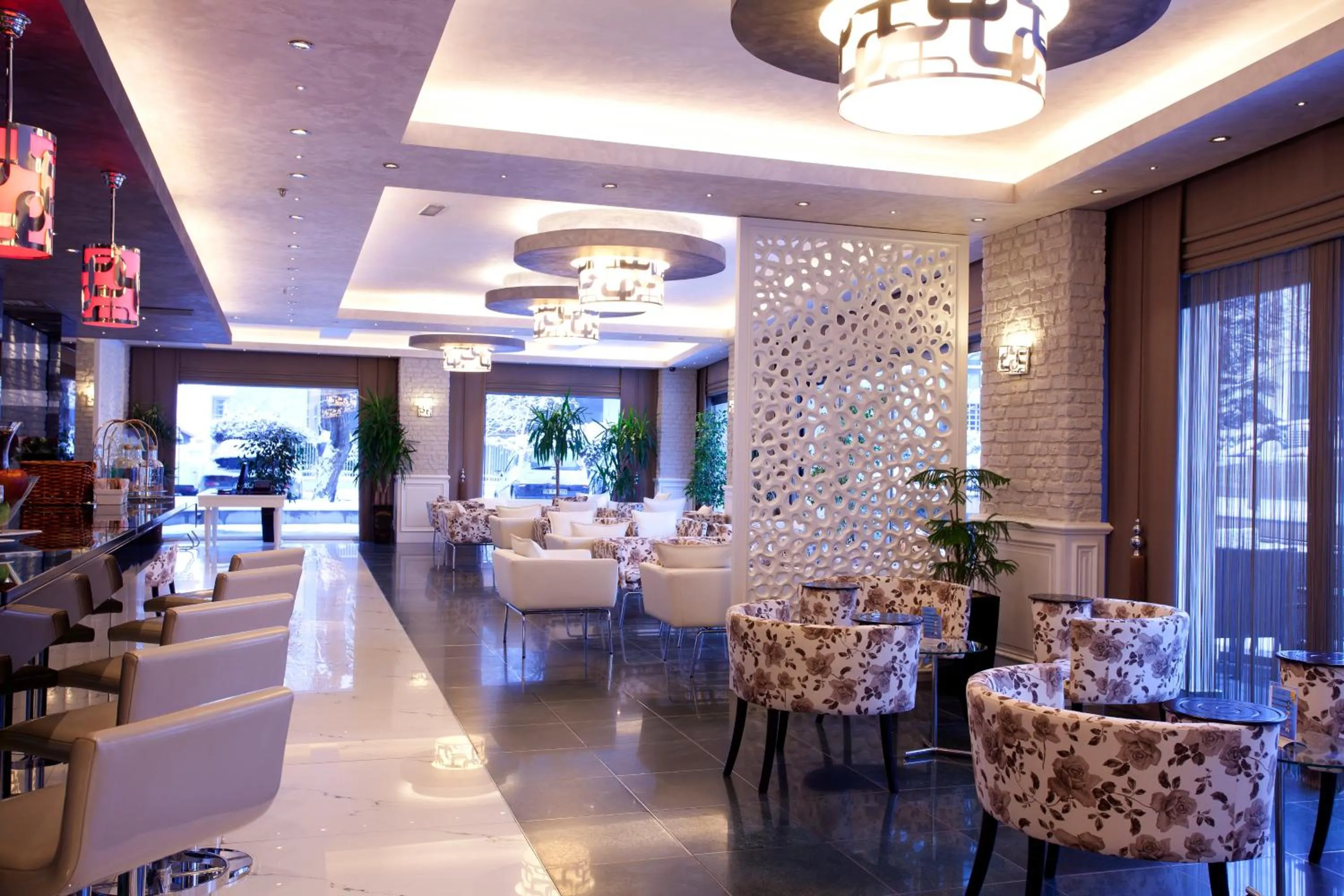 Lounge or bar in Limak Ambassadore Hotel Ankara