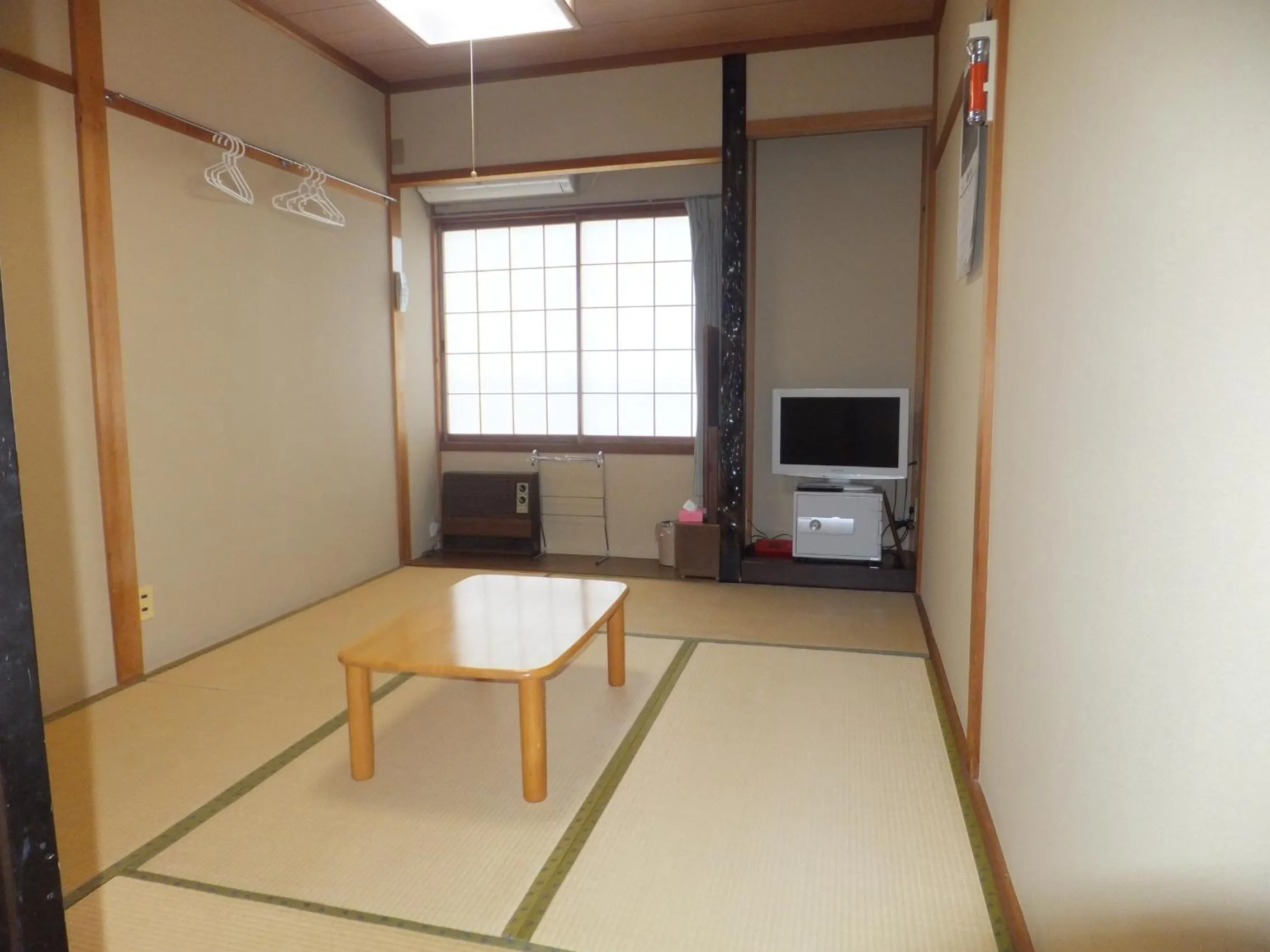 Photo of the whole room in Minshuku Iwatakan