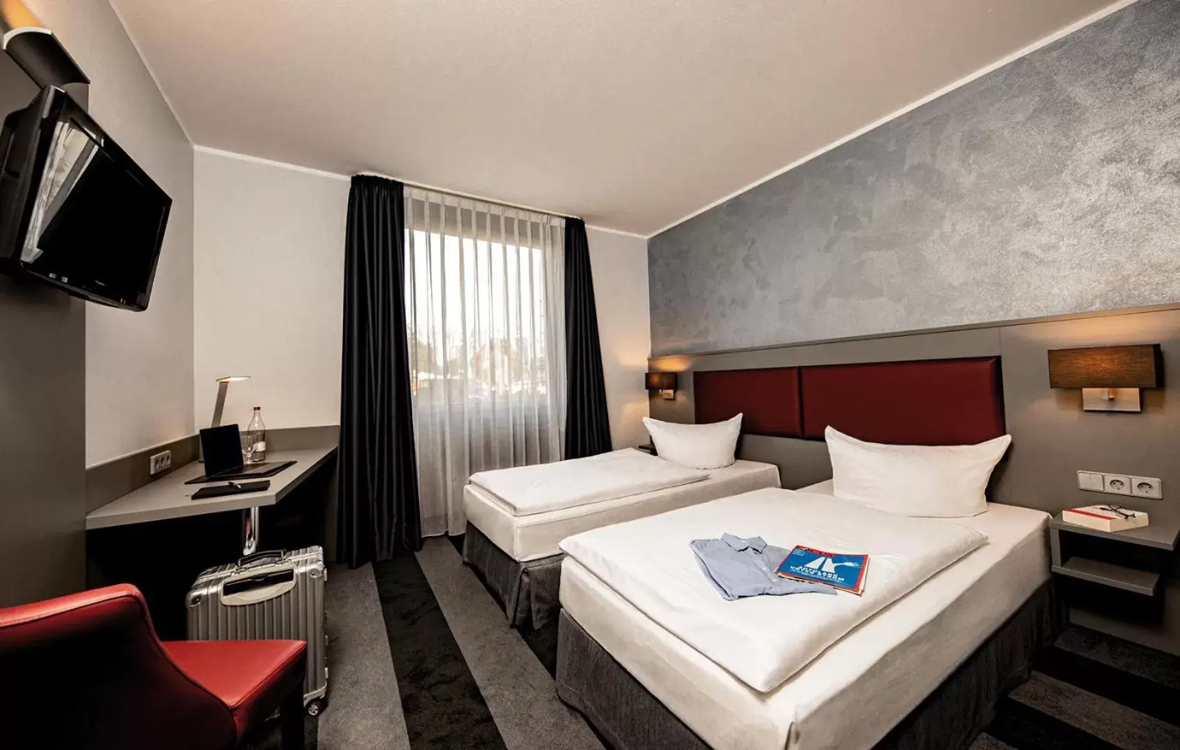 Photo of the whole room, Bed in Median Hotel Hannover Lehrte