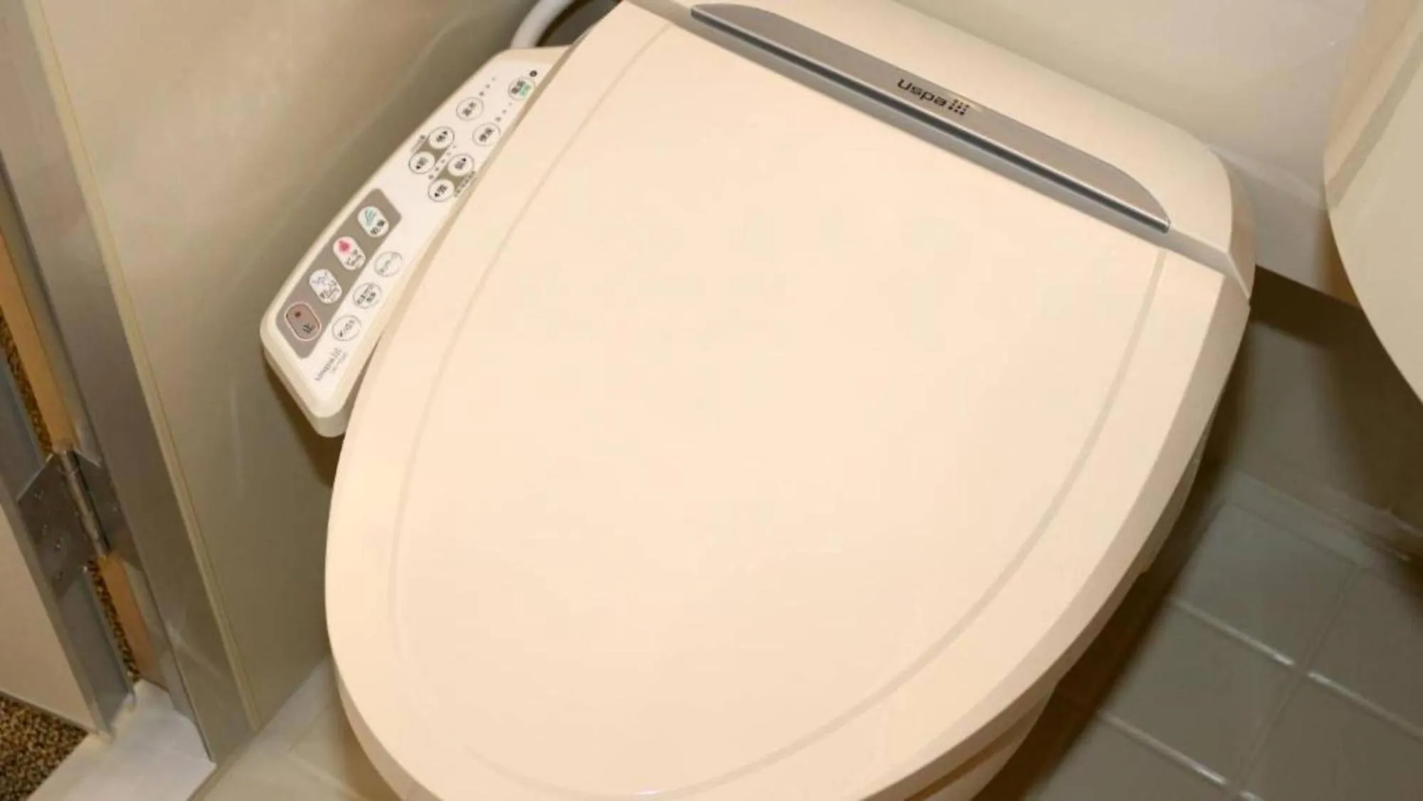 Toilet in Toyoko Inn Tokyo Haneda Airport No.1