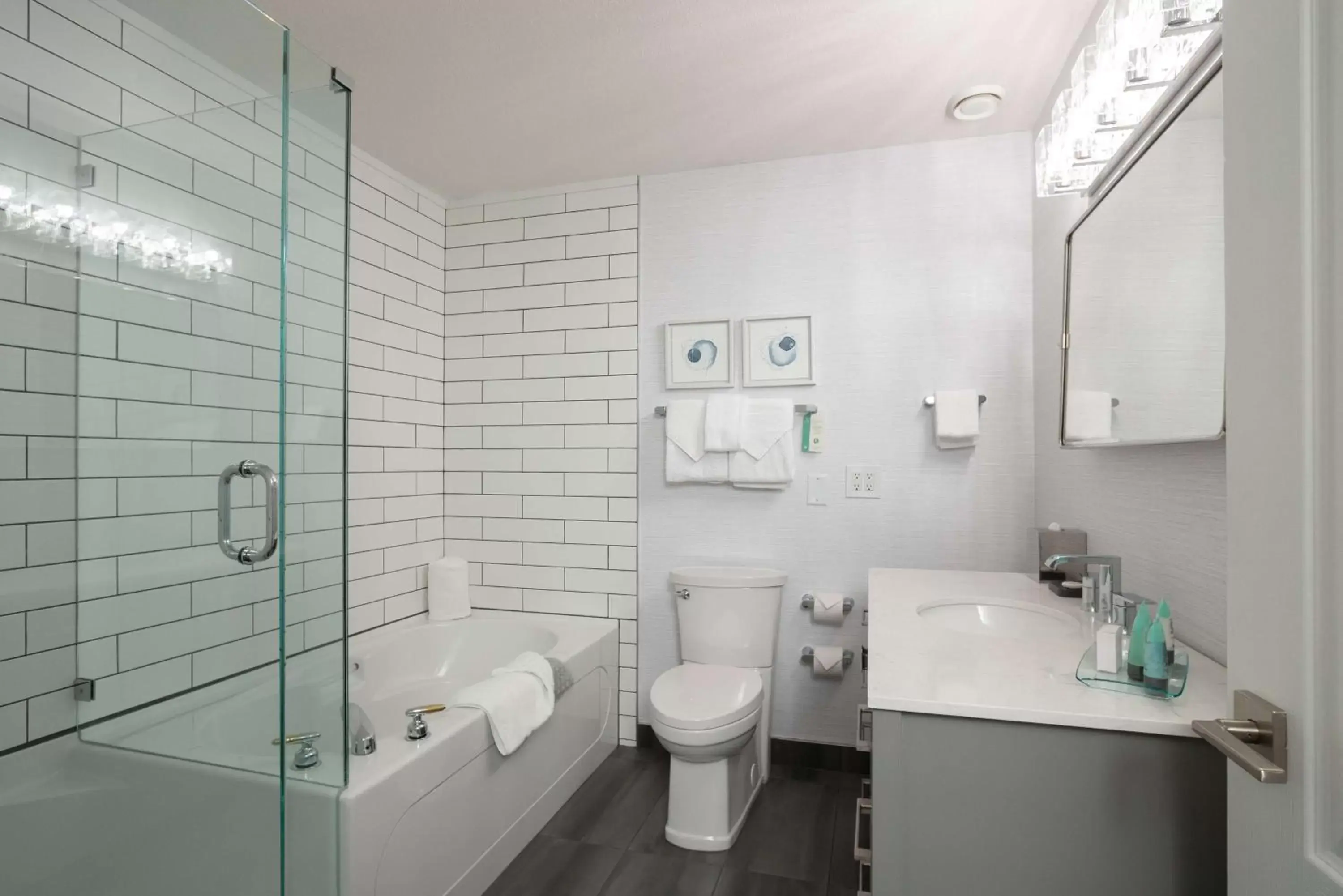 Bedroom, Bathroom in Prestige Harbourfront Resort, WorldHotels Luxury