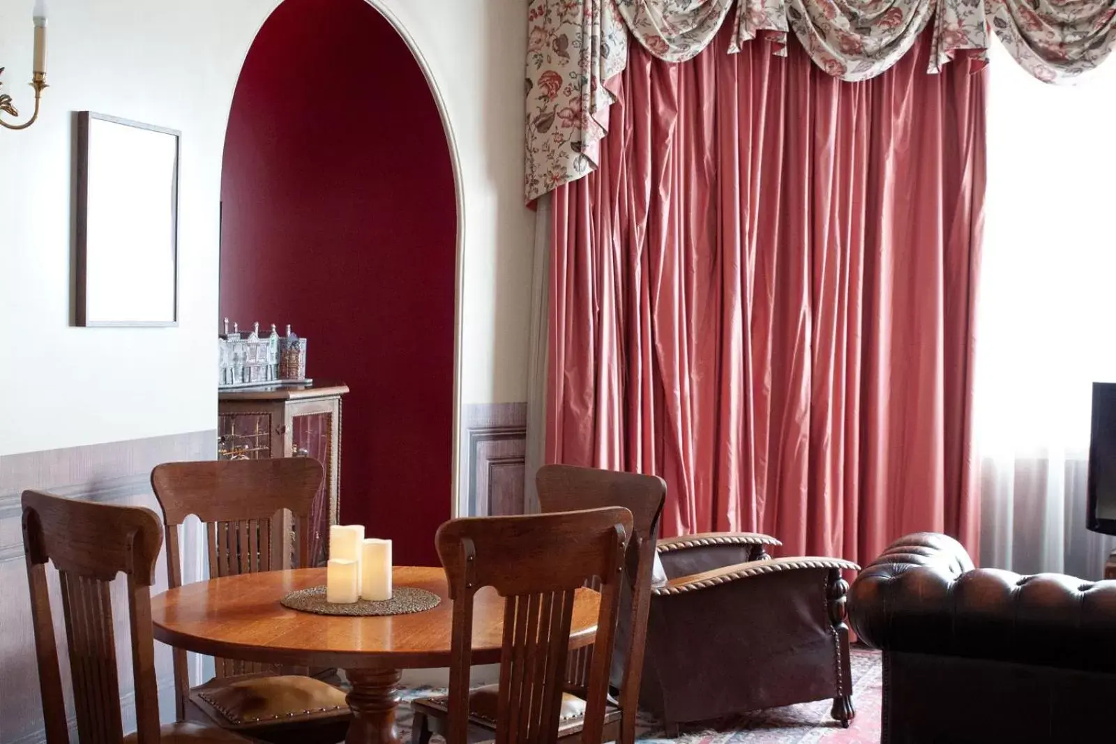 Living room, Seating Area in The Hotel Windsor