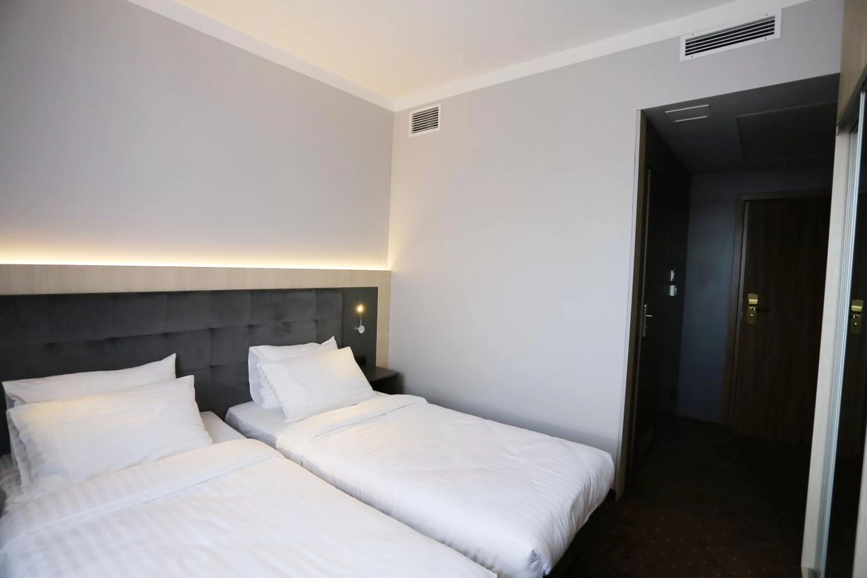 Bed in euroHOTEL Sosnowiec Kazimierz