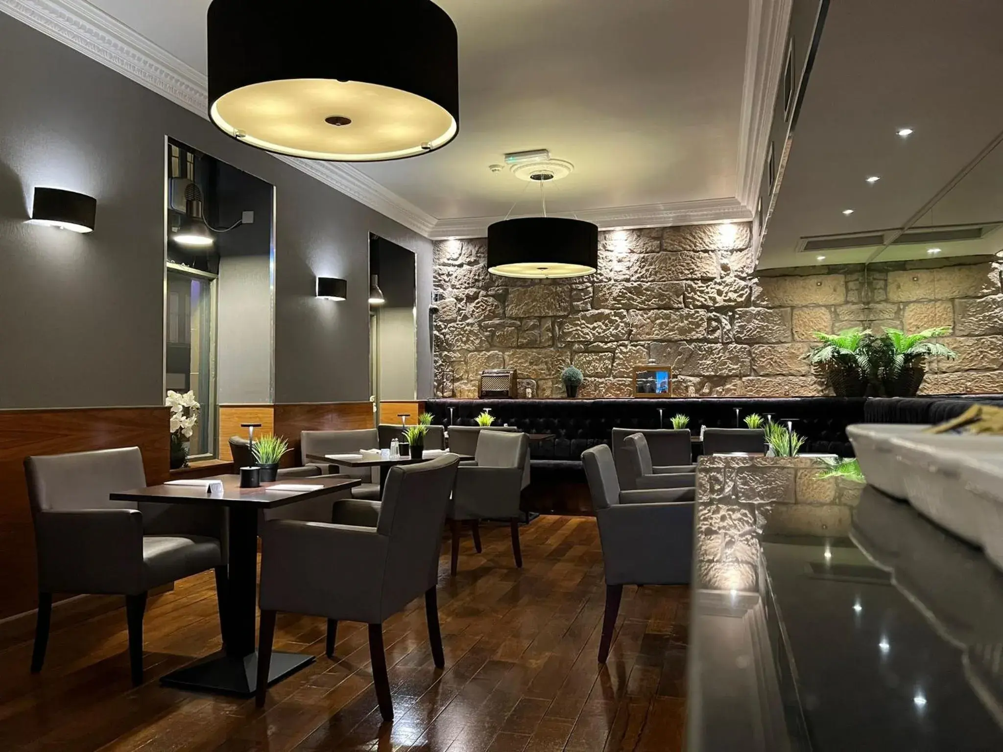 Restaurant/Places to Eat in Devoncove Hotel Glasgow Restaurant/Places to Eat in Devoncove Hotel Glasgow