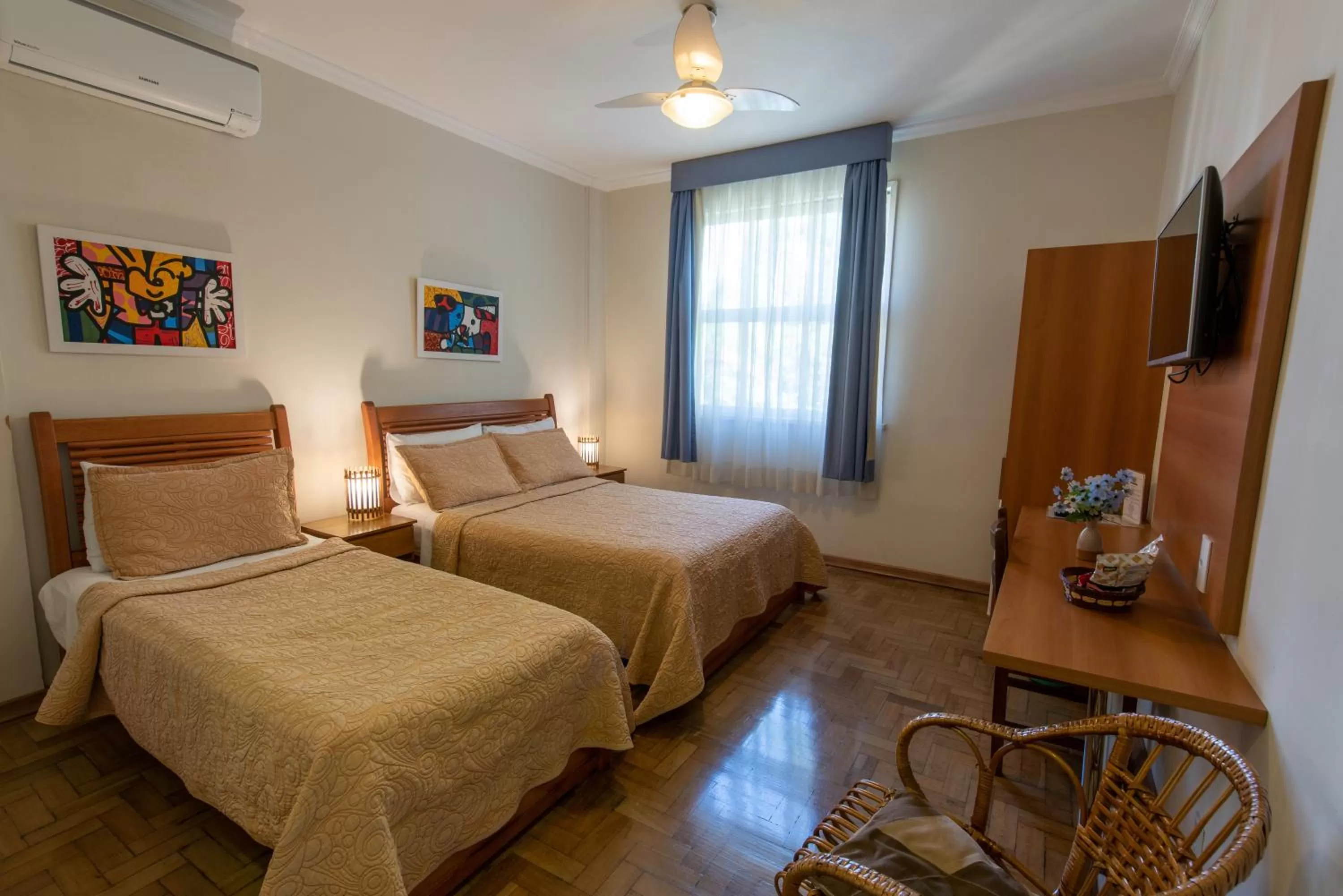 Bed in Hotel Mount Everest