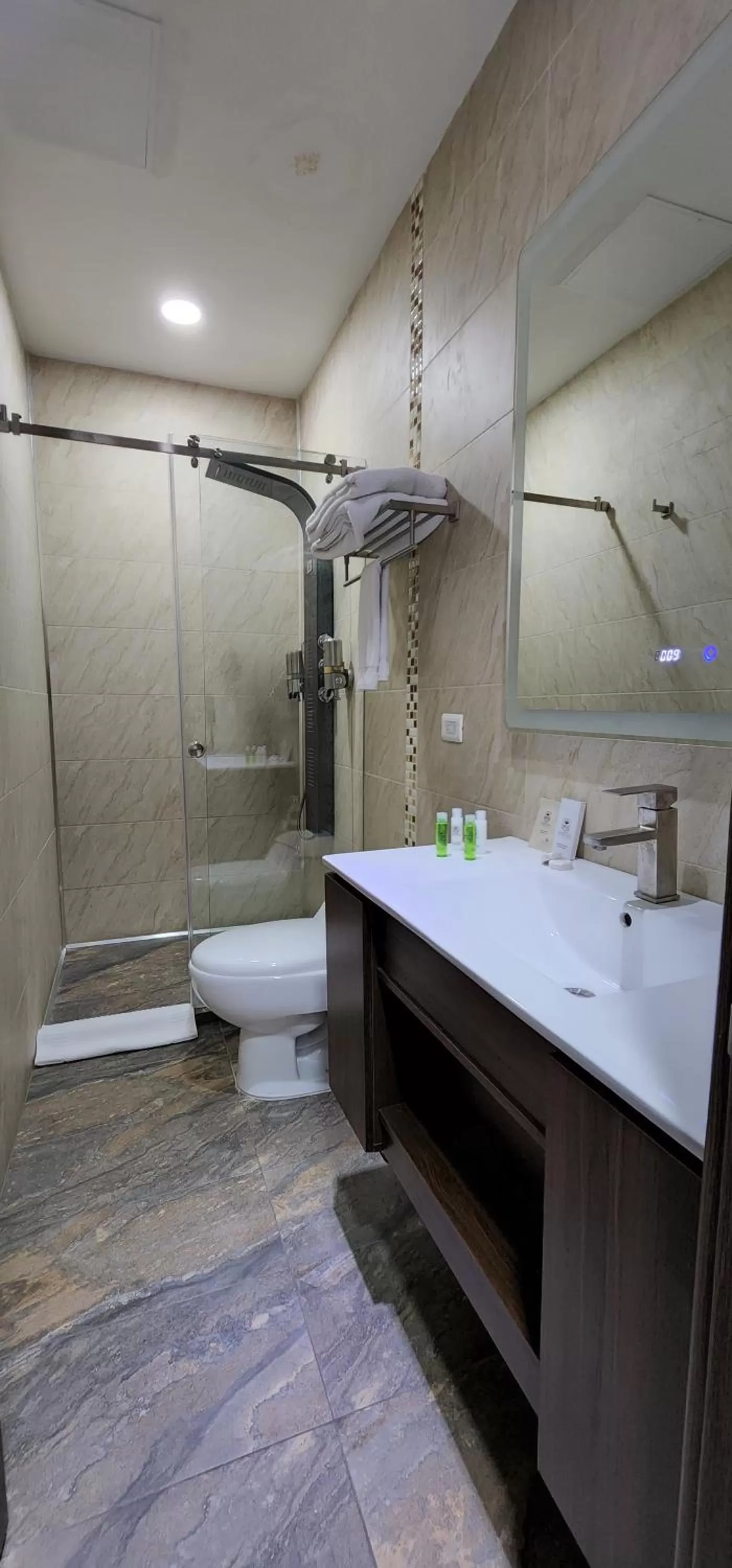 Bathroom in Hotel Real Elim International