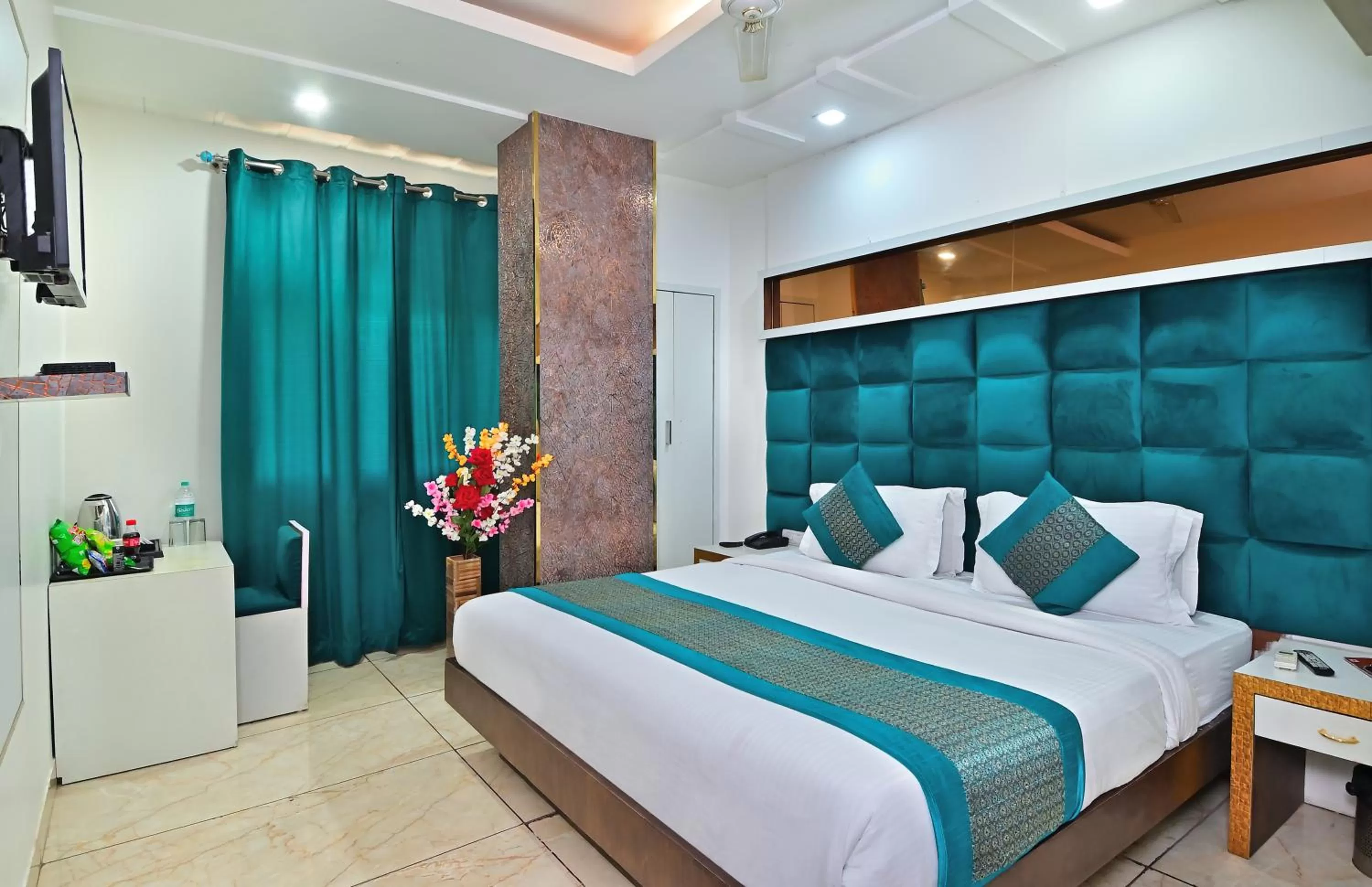 Photo of the whole room, Bed in The Bella Vista -Traveler's choice awarded