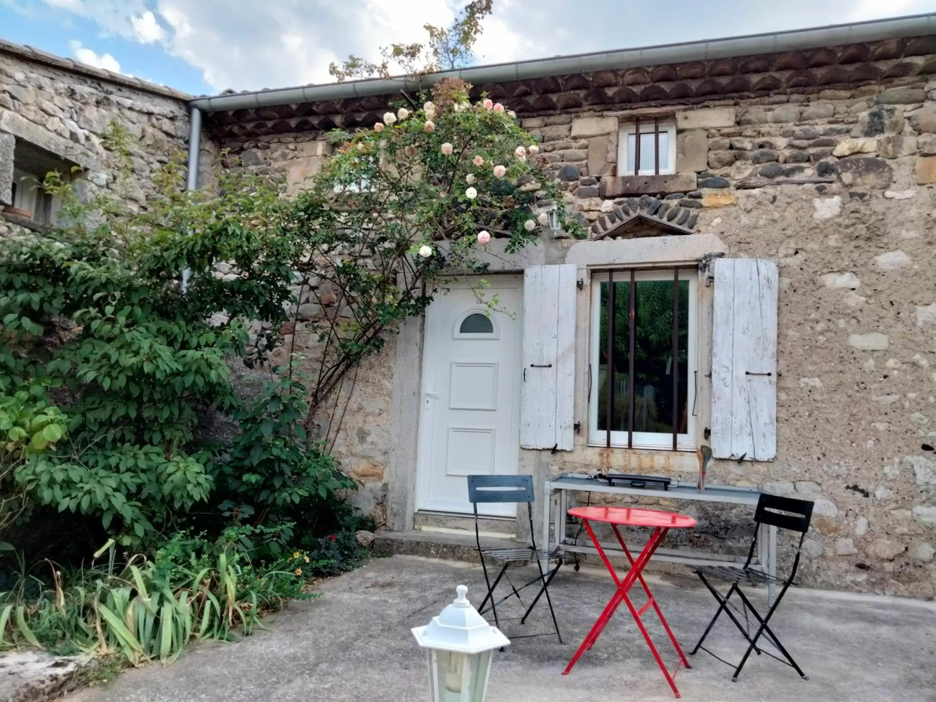 Property Building in Chambre d'hôtes La terrasse de Sabatas