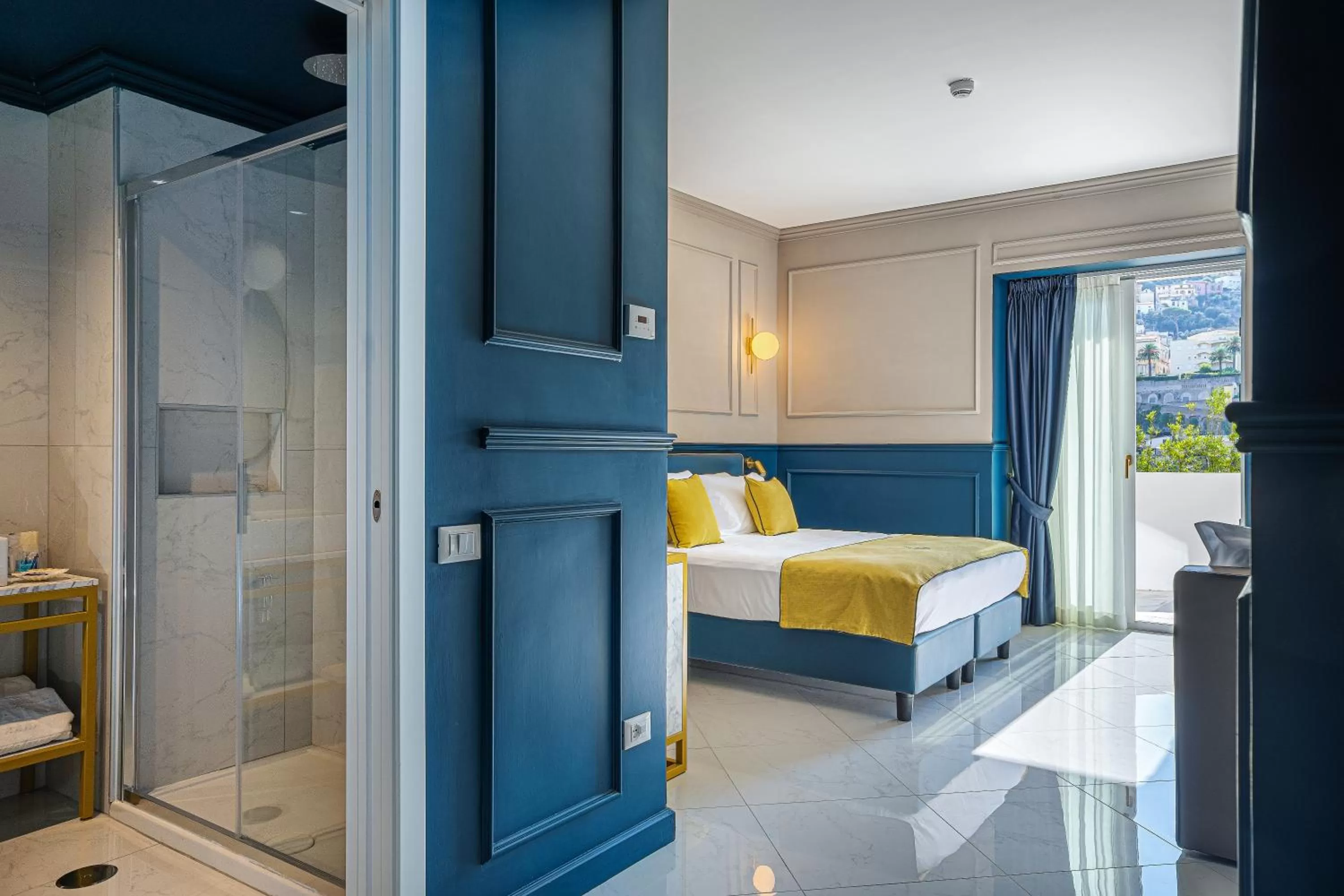 Photo of the whole room, Bed in Hotel Mary