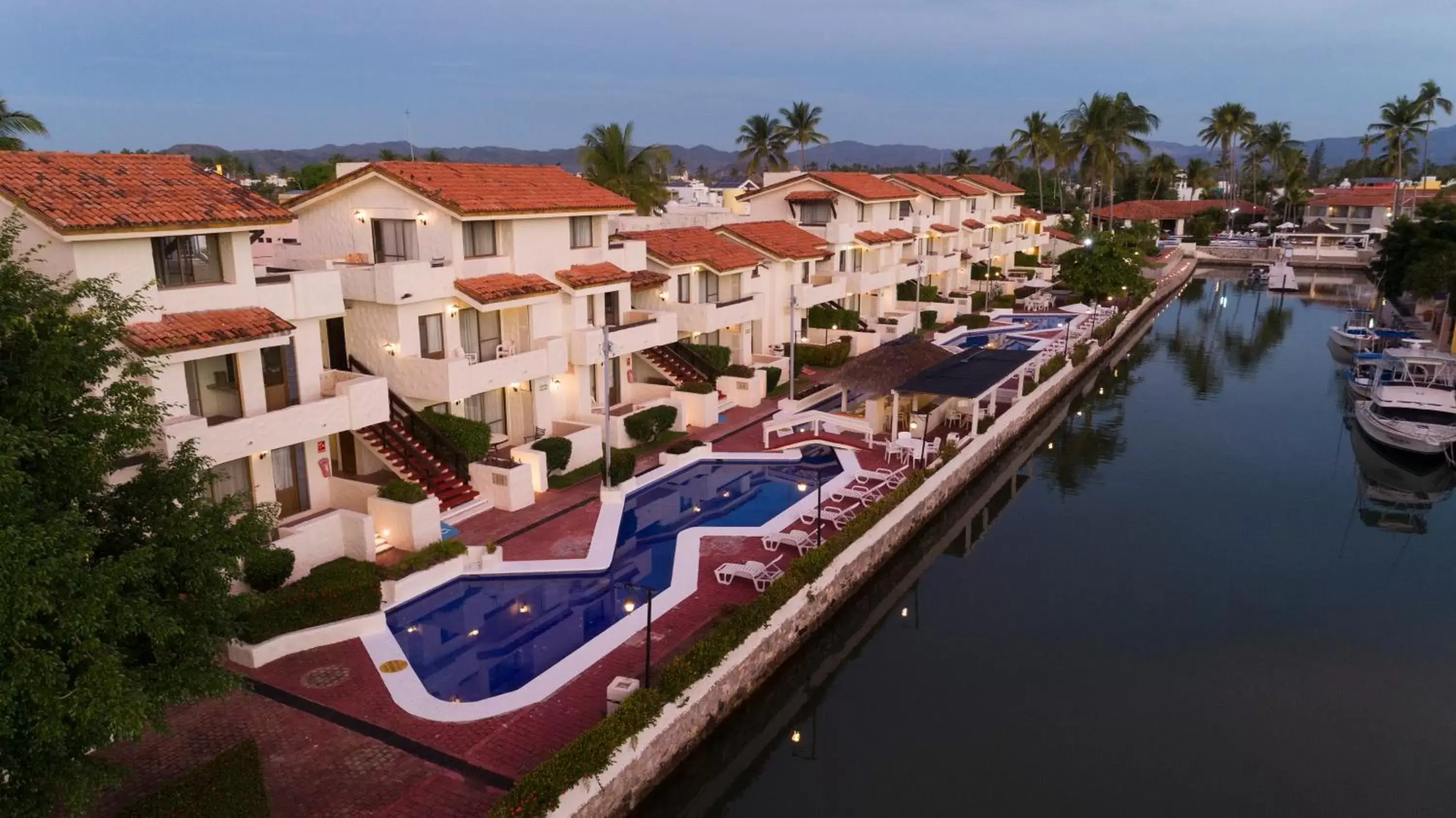 Bird's eye view, Bird's-eye View in Cabo Blanco Hotel and Marina