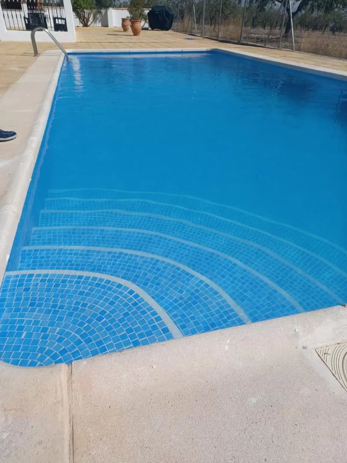 Swimming Pool in B&B Casa Blanca Oria